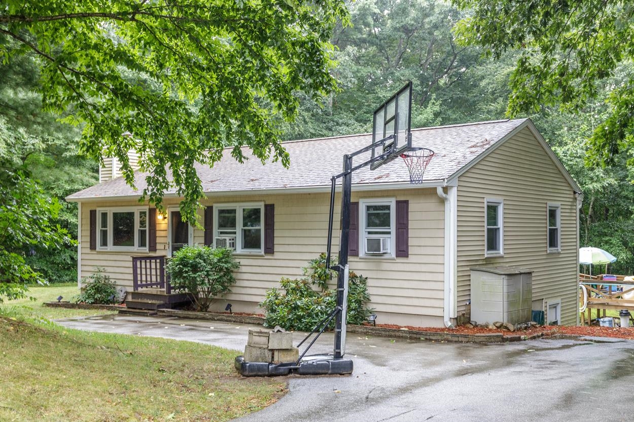 Photo of 18 Garvin Road Derry NH 03038