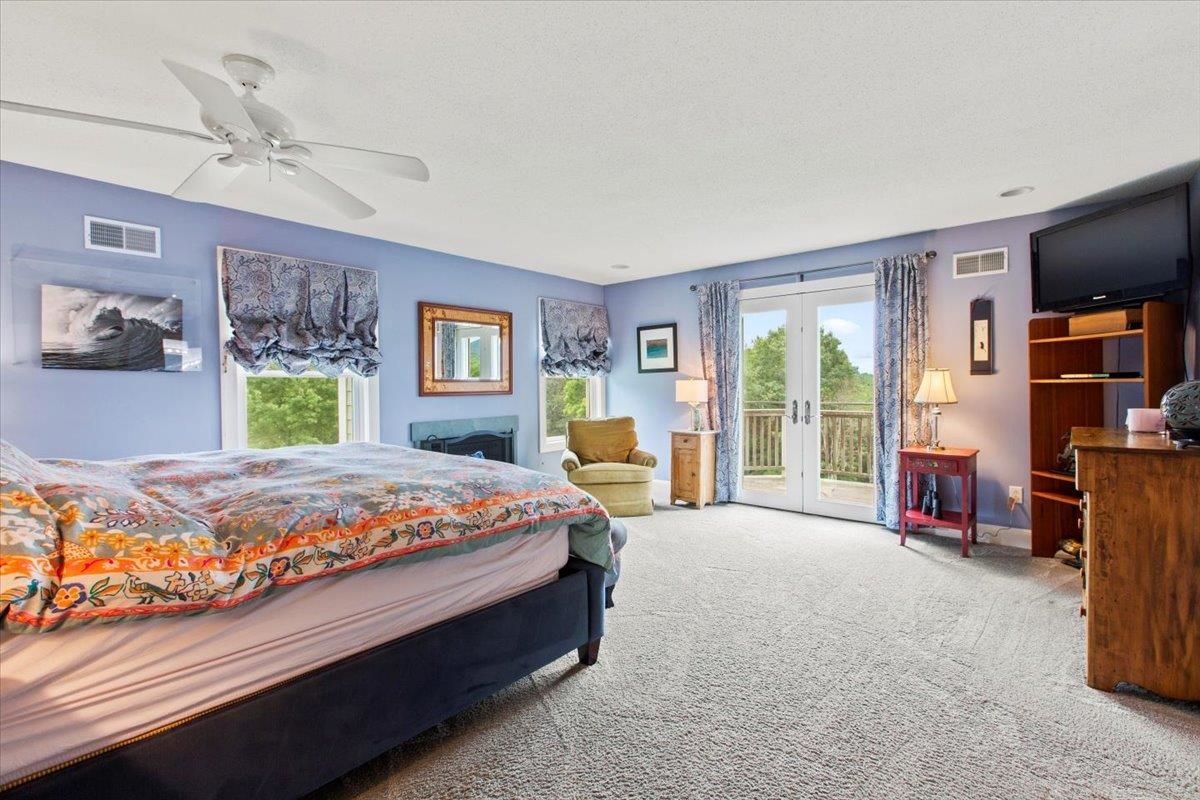 Primary suite, has dual walk in closets