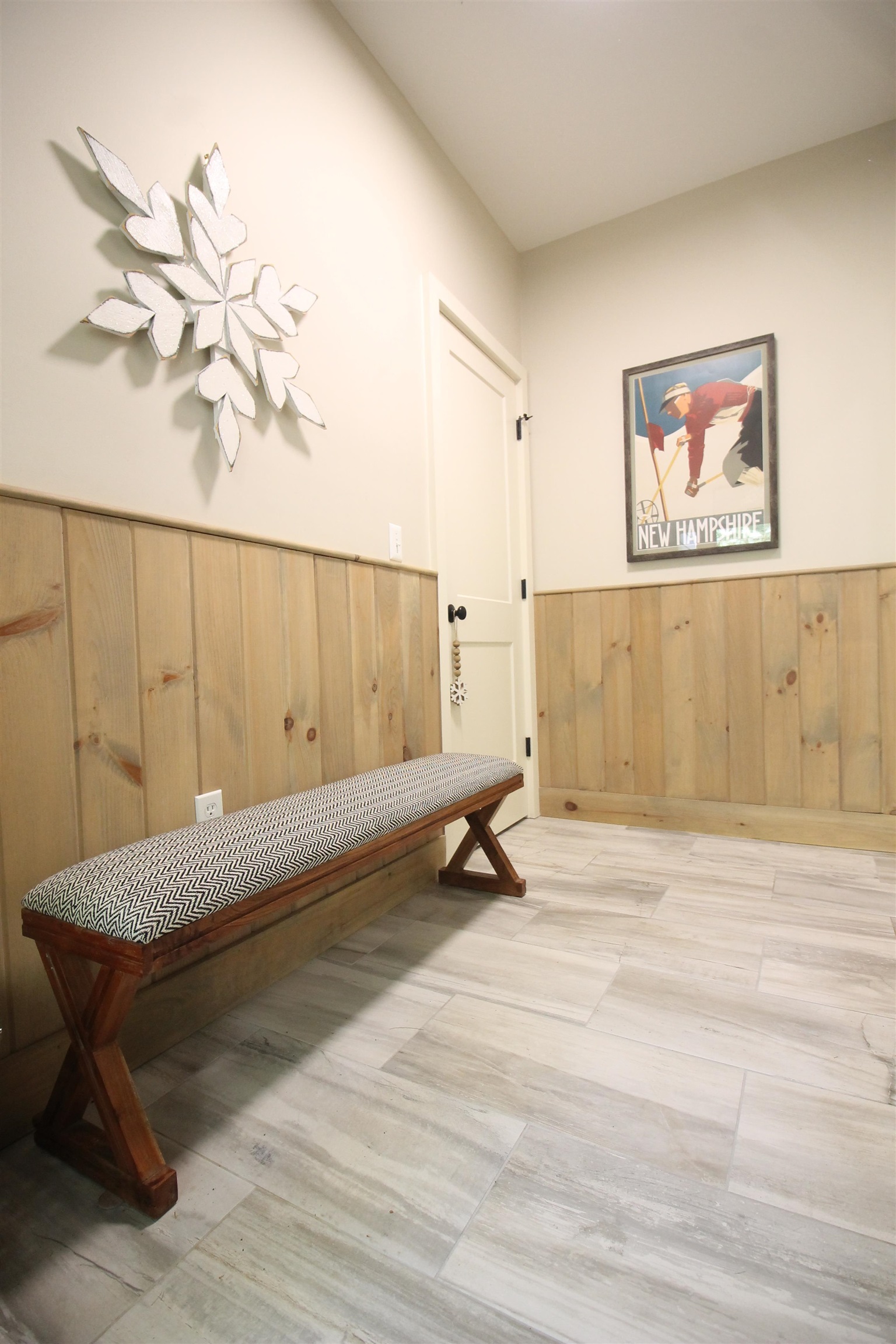 Gorgeous tiled mudroom entry