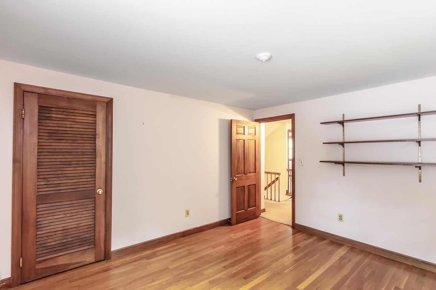 4 Rolling Ridge Road