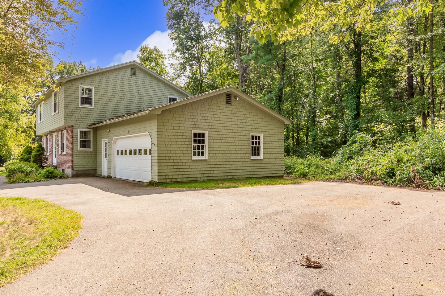 4 Rolling Ridge Road