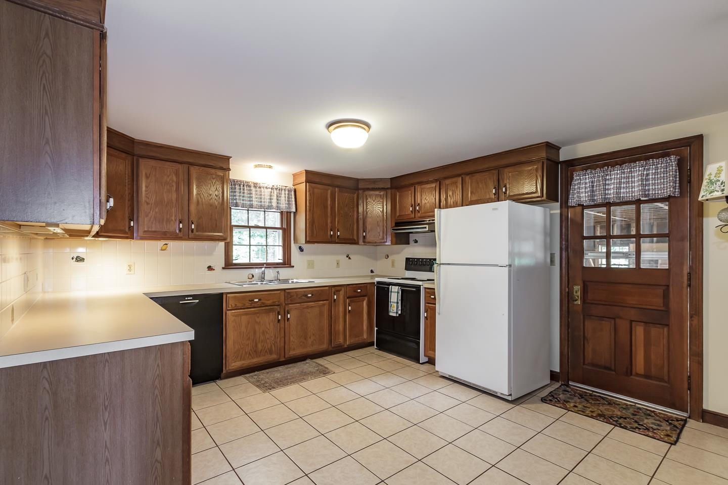 4 Rolling Ridge Road