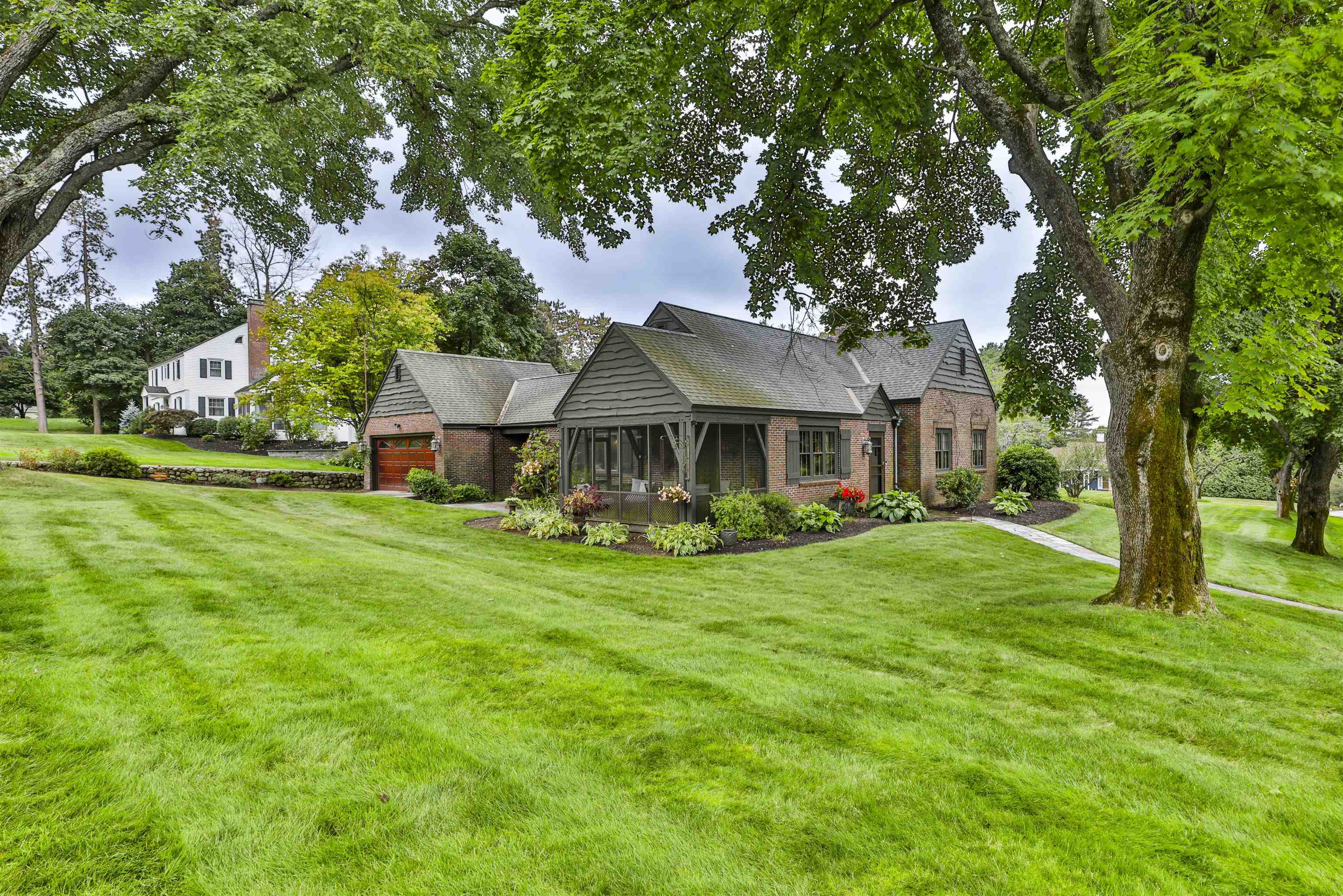 135 Ridge Road, Manchester, NH 3BR, 3716 sq ft 995,000