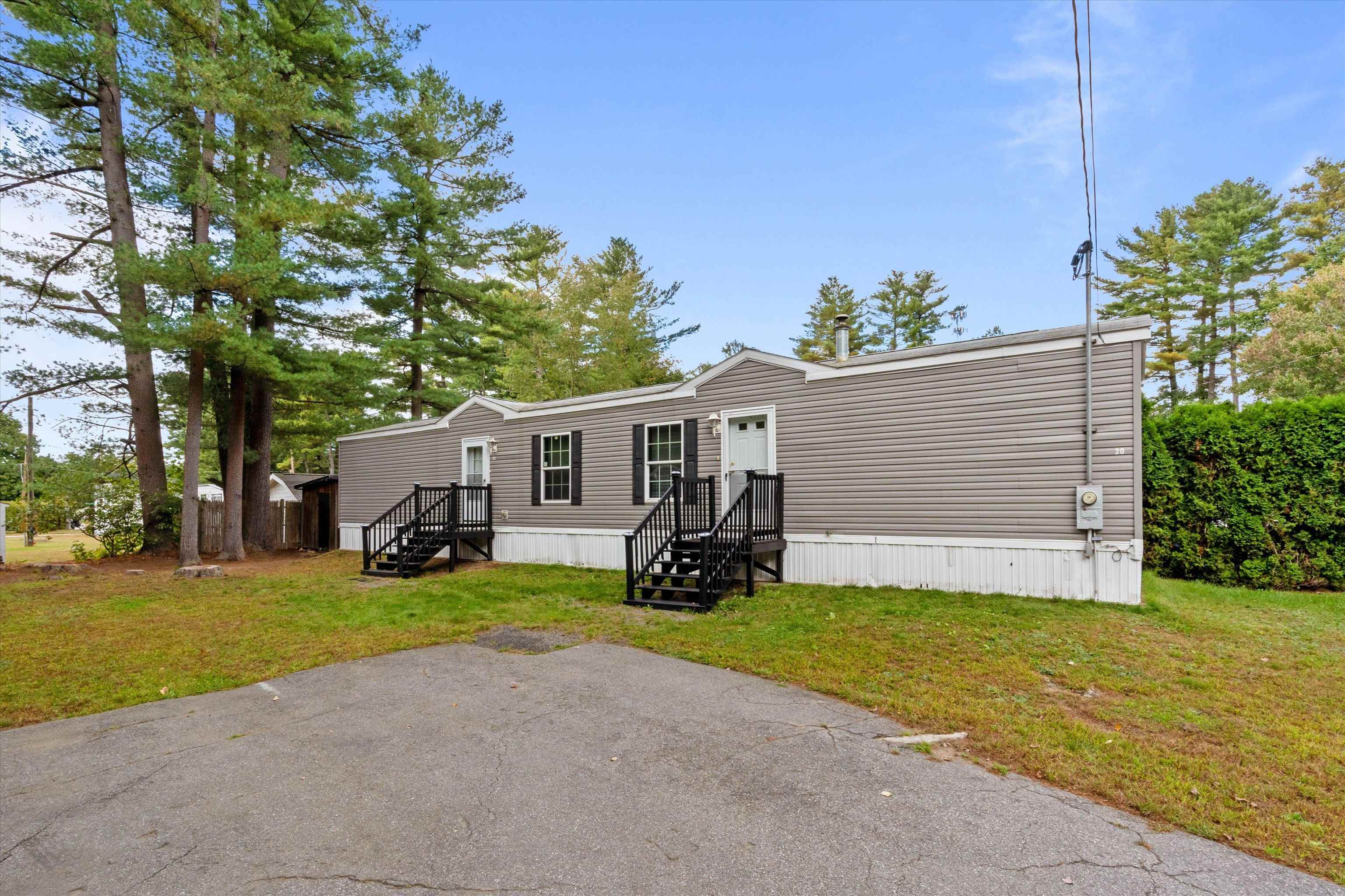 20 Spruce Terrace, Derry, NH 2BR, 924 sq ft 199,900