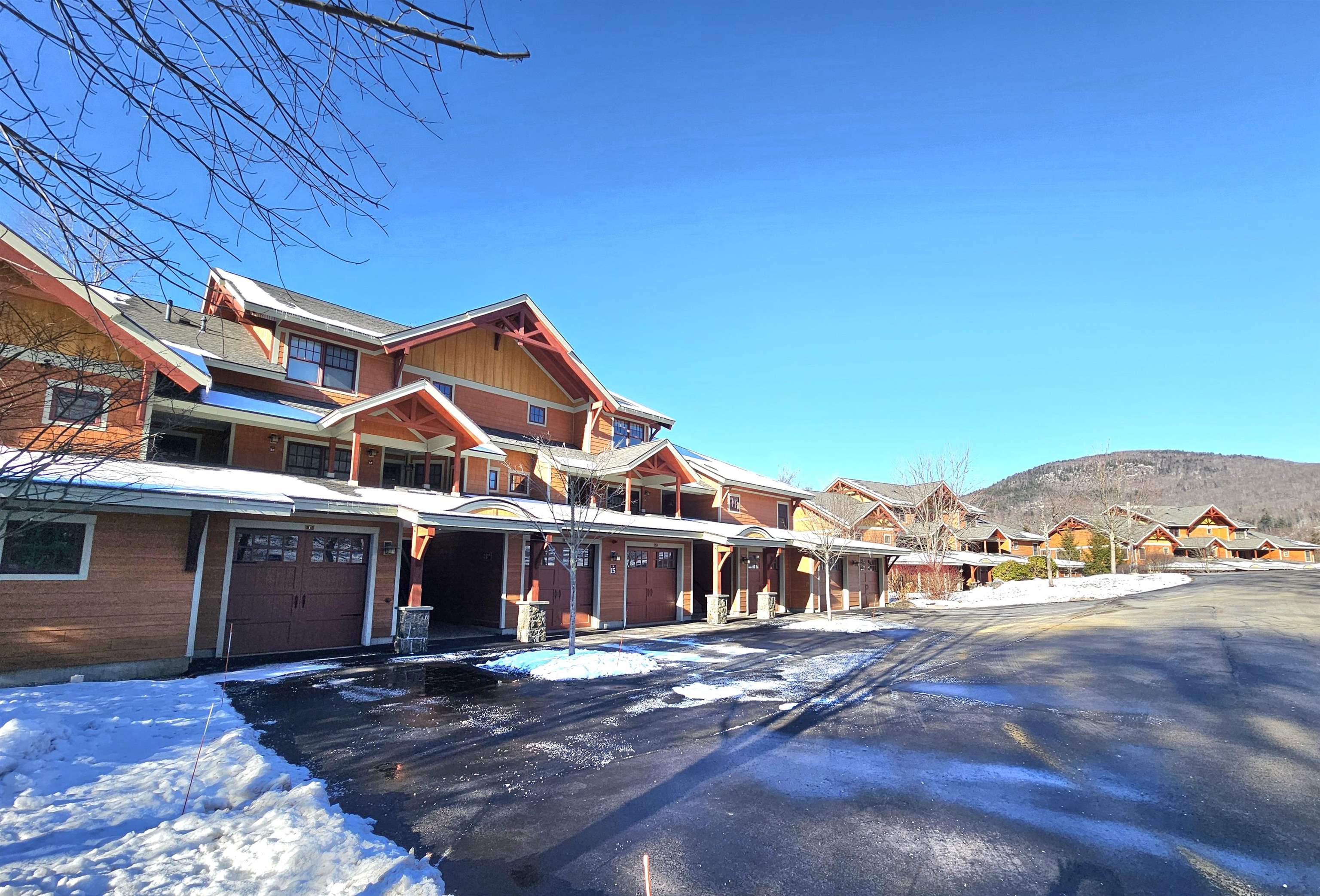 Lincoln NH Condo for sale $749,000 $624 per sq.ft.