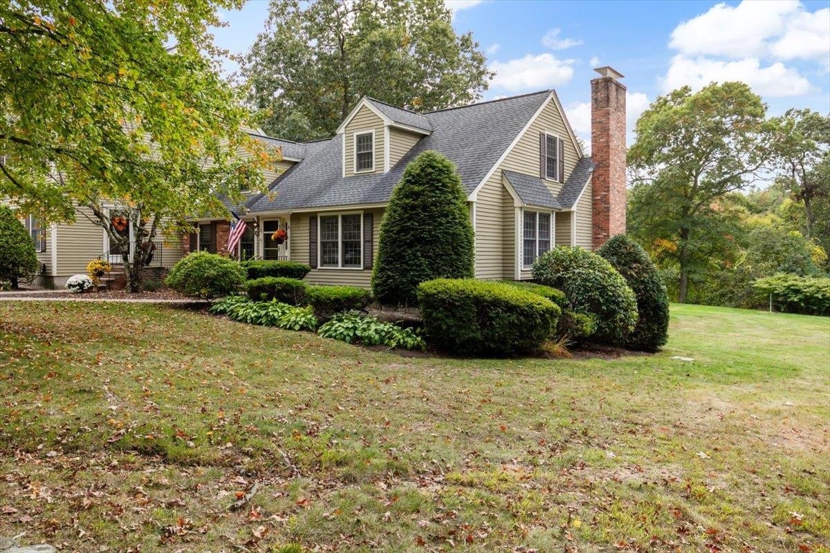 Photo of 8 Seaver Brook Lane Plaistow NH 03865