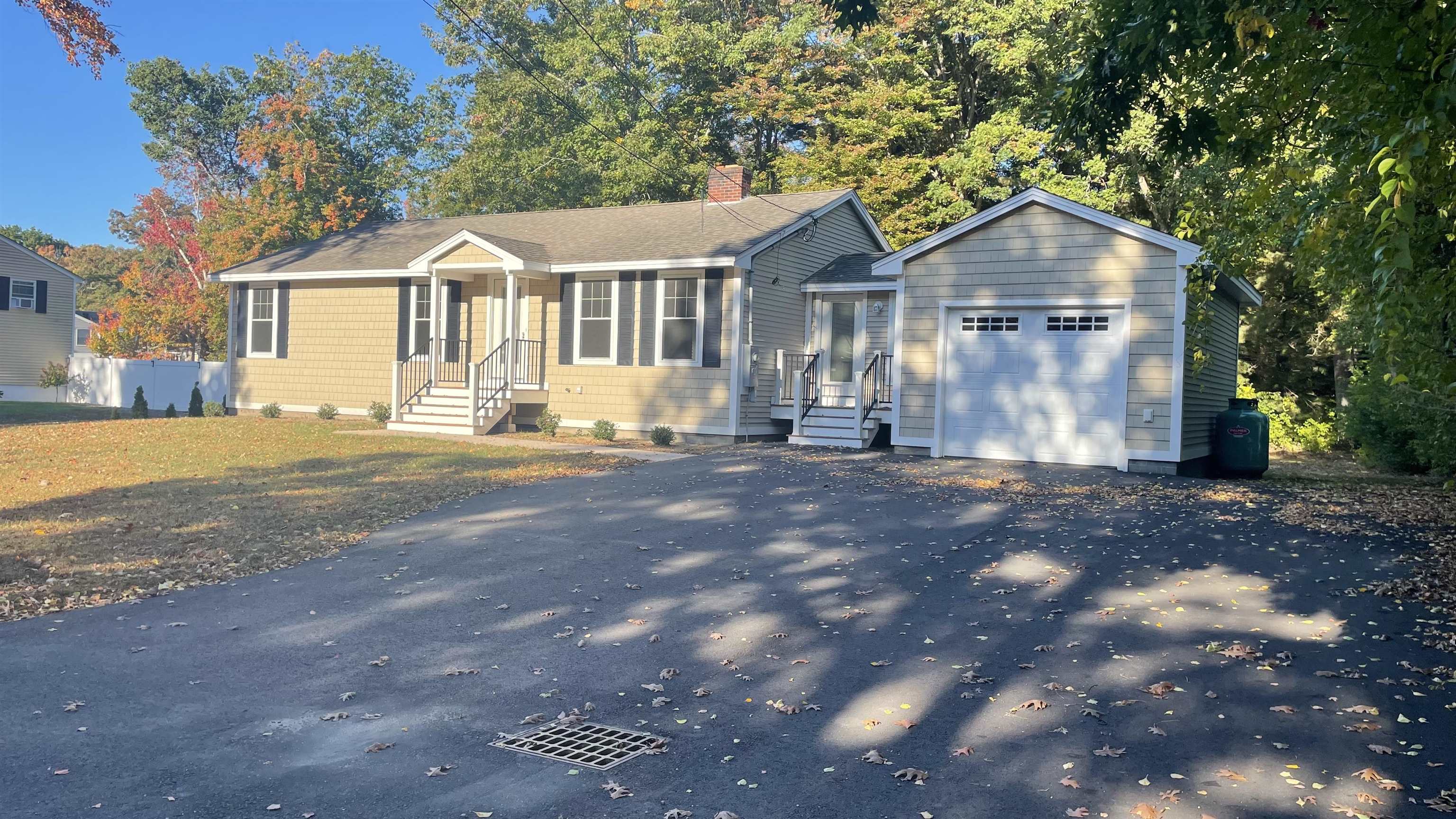 MLS 5018110: 4 Mulberry Road, Salem NH