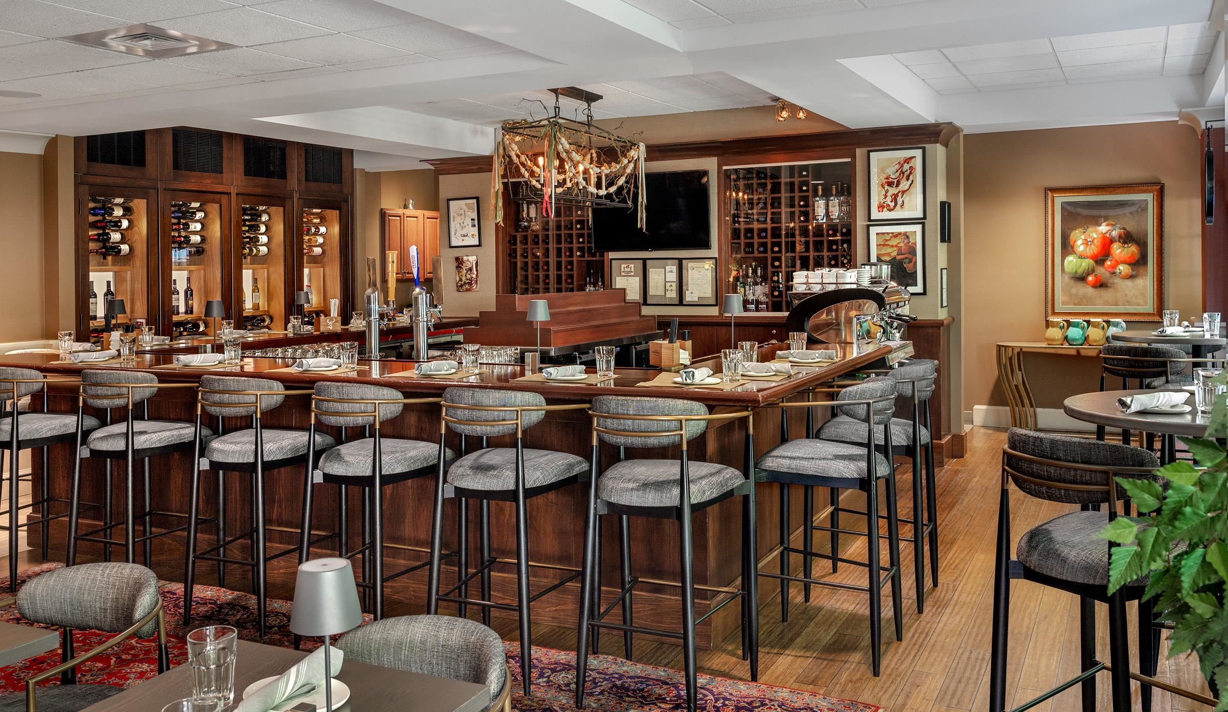 Fondi Bar Area At the Grand Hotel