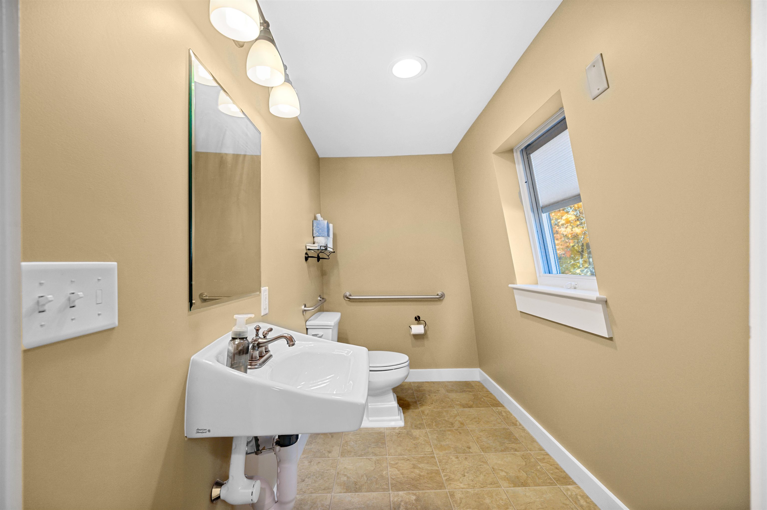 Third Floor Office Suite - 1/2 Bath