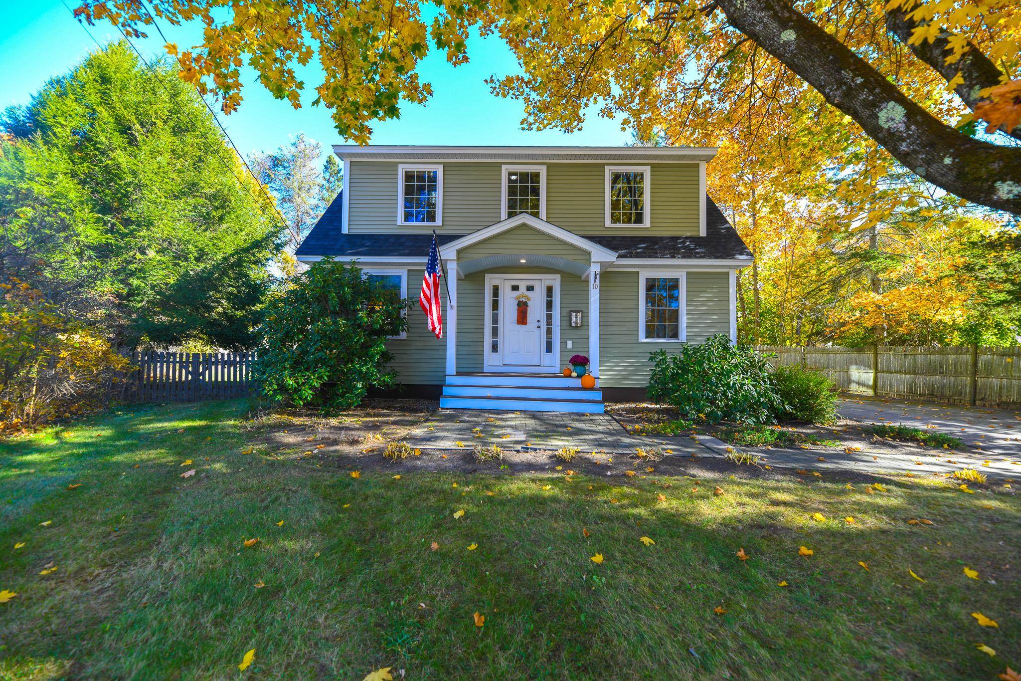 Photo of 10 Maplecrest Street Newmarket NH 03857