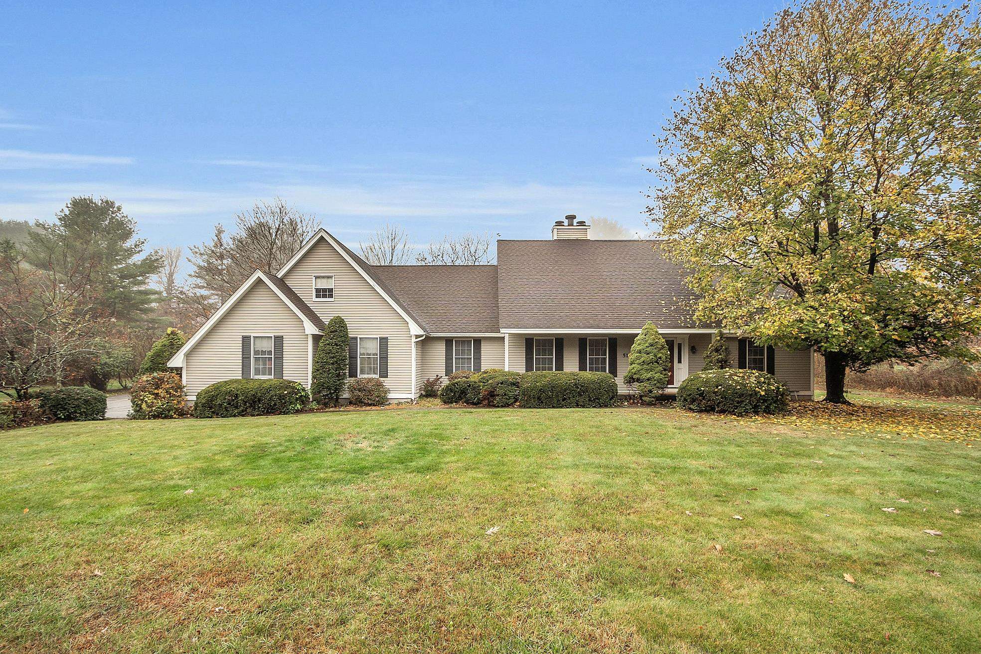 MLS 5020723: 515 Mammoth Road, Pelham NH