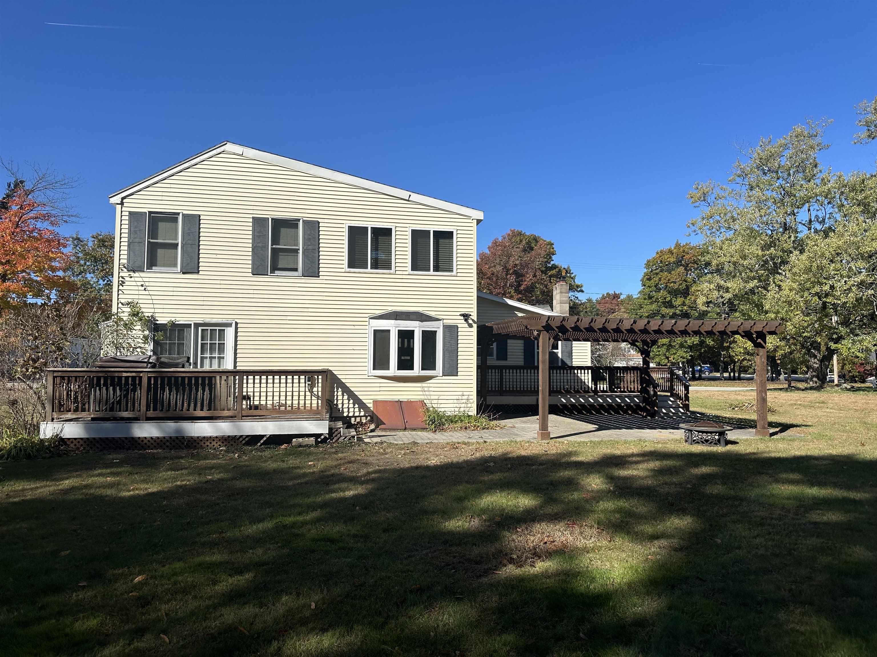 MLS 5021336: 15 Main Street, Kingston NH