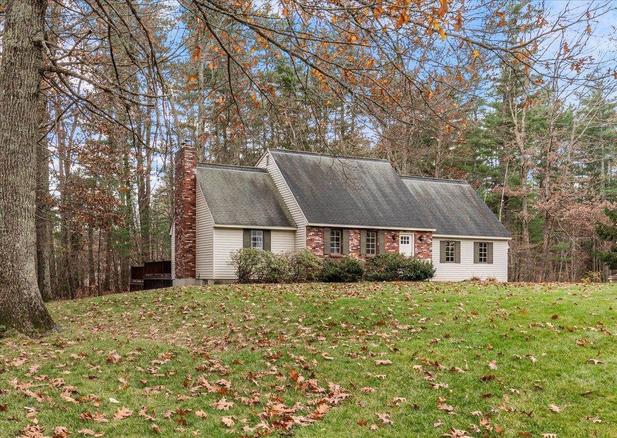Photo of 13 Oxbow Lane Derry NH 03038