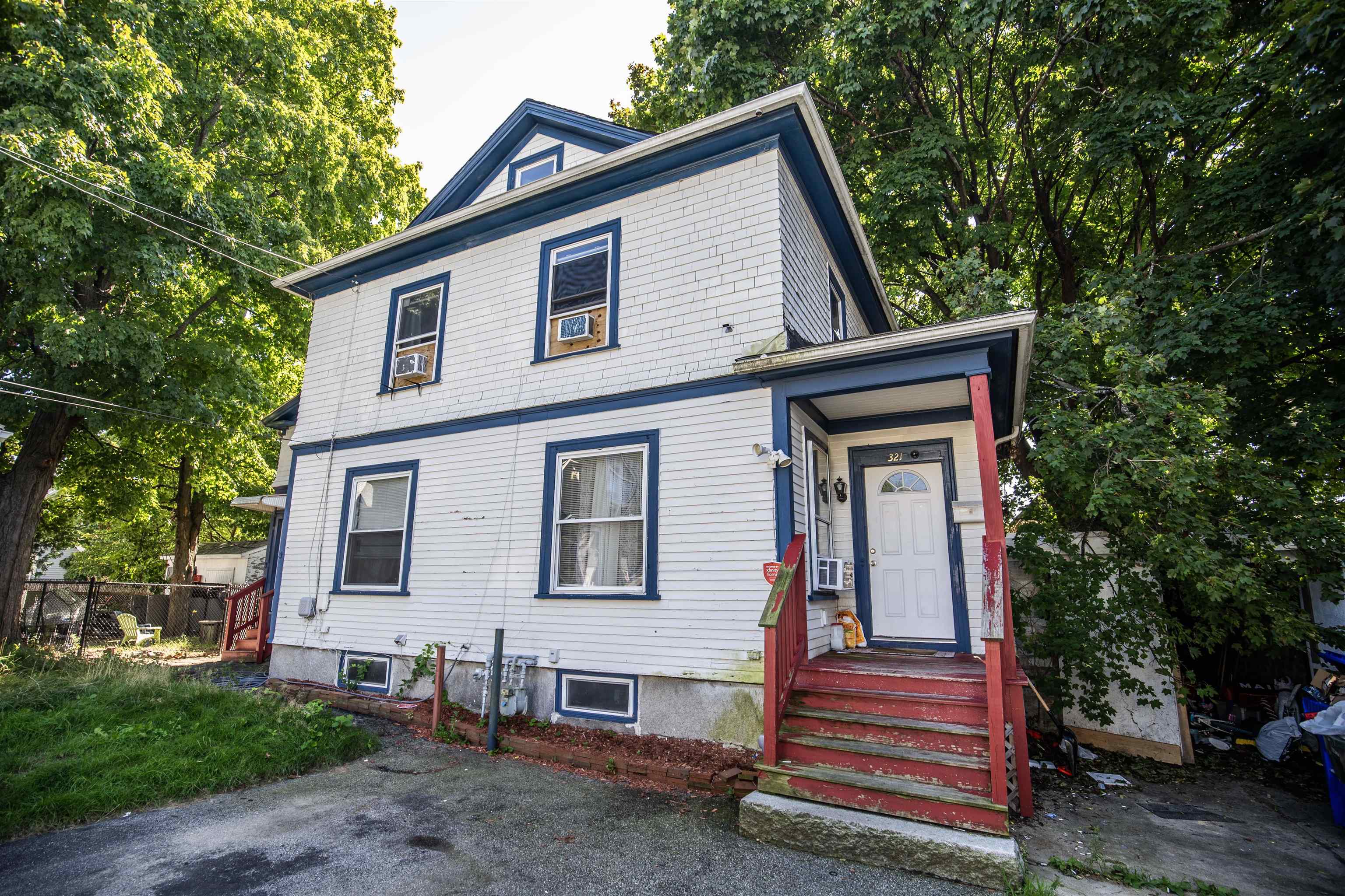 Photo of 321 Laurel Street Manchester NH 03103-4116