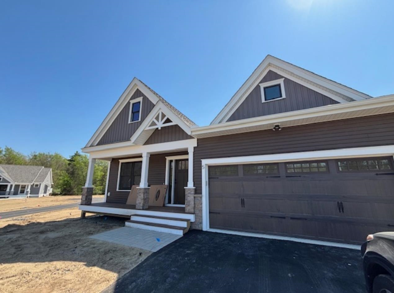 MLS 5021969: 5 Taylor Circle, Brentwood NH