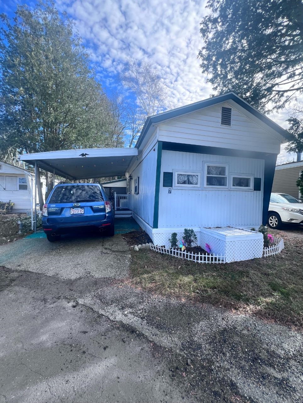 MLS 5022296: 7 Friendship Drive, Salem NH