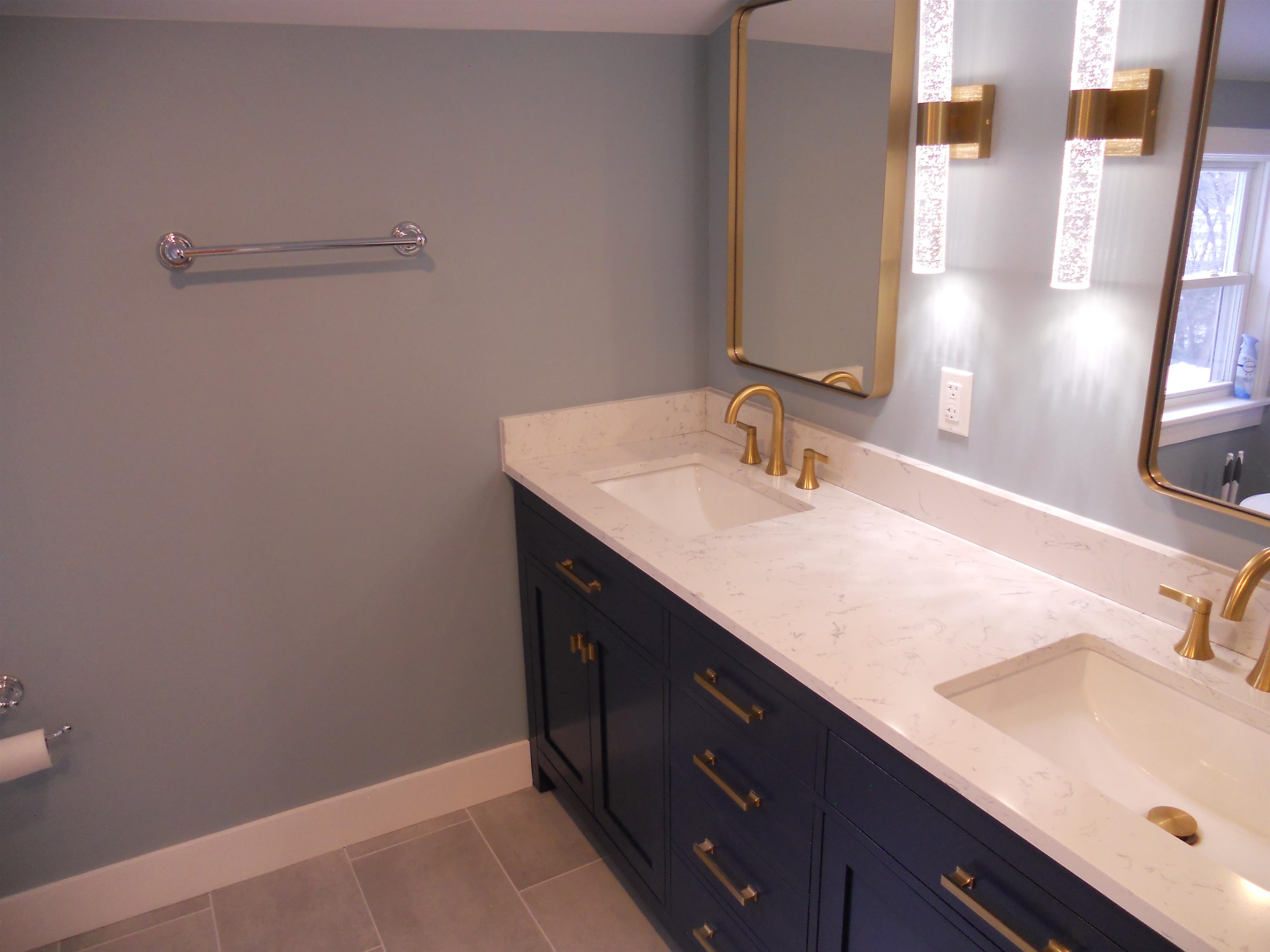 2nd Floor Bath