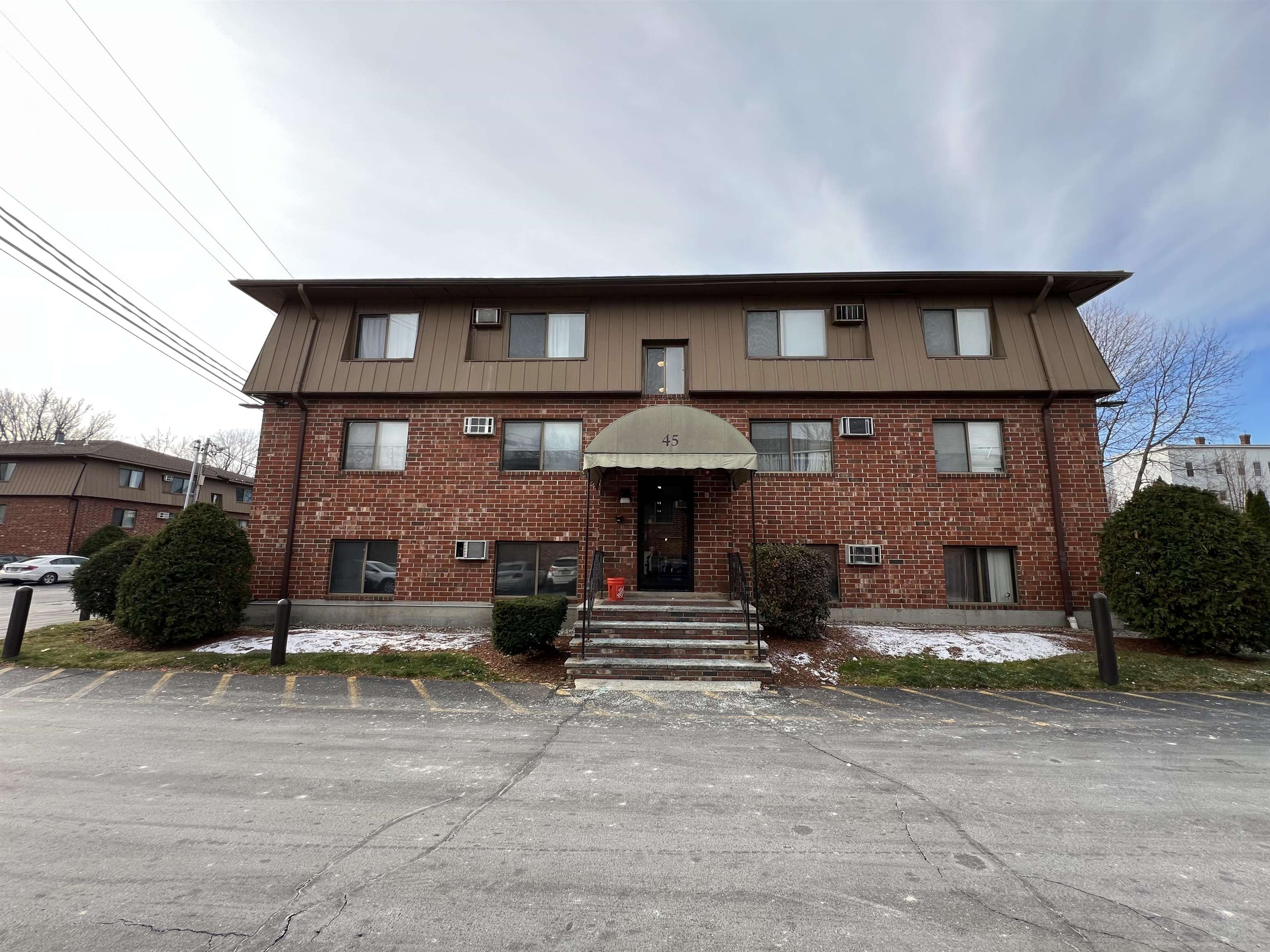 Photo of 45 Log Street Manchester NH 03102