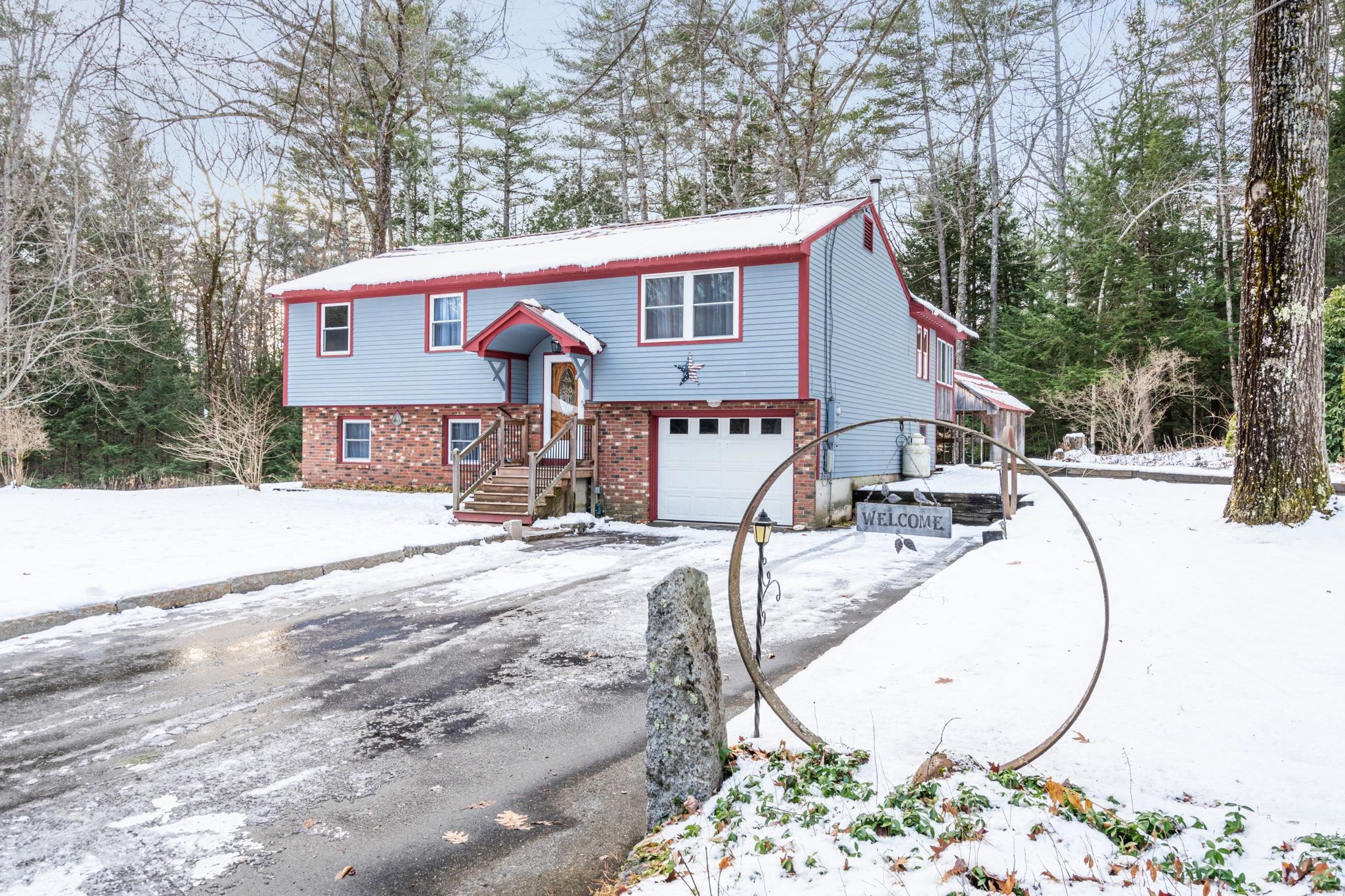 Photo of 547 North Stark Highway Weare NH 03281