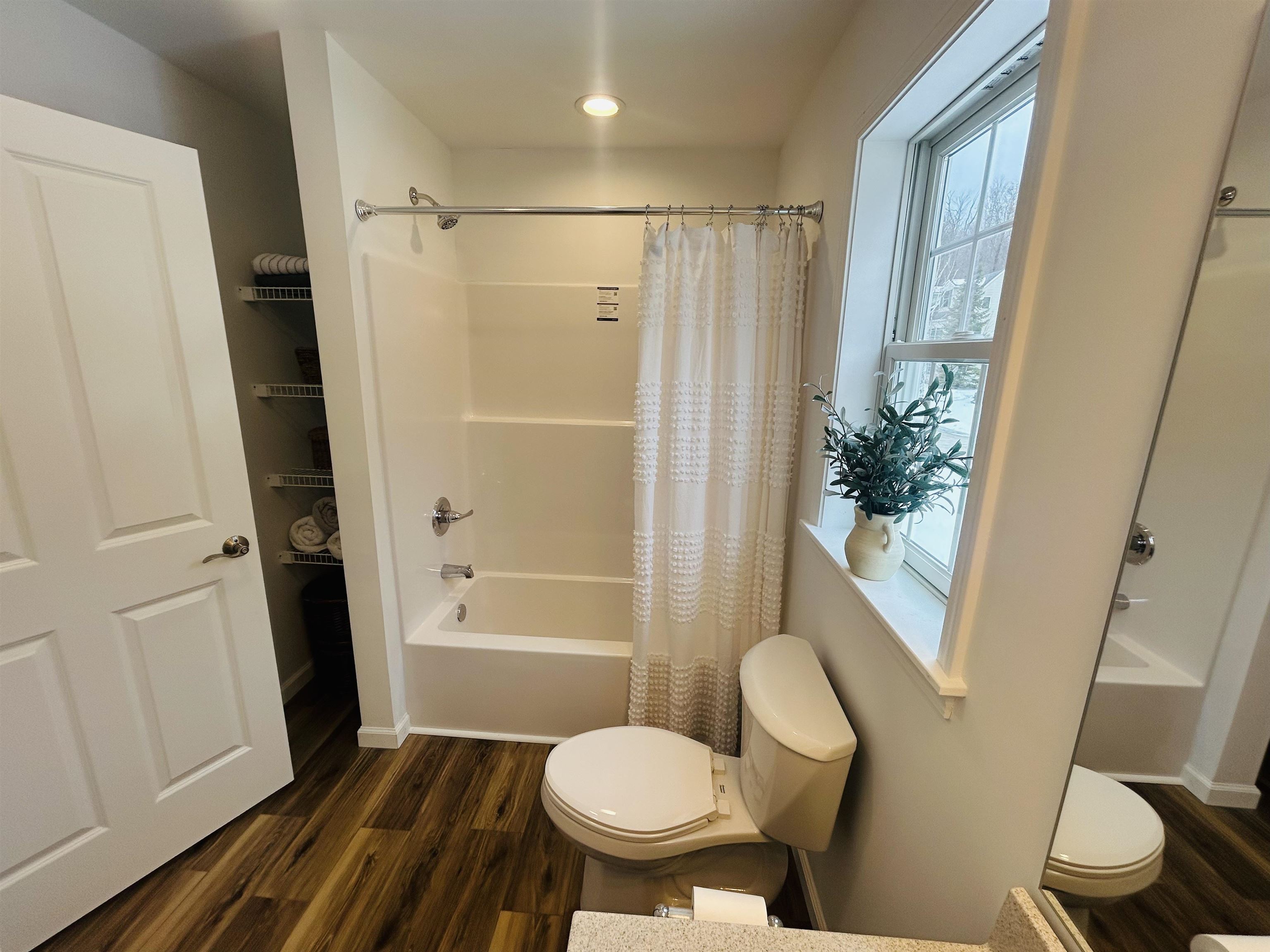 Full bathroom on main level