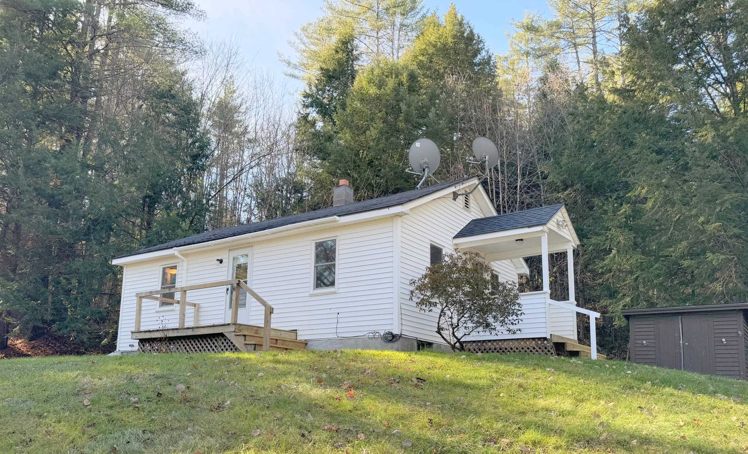 Orford NH Home for sale $295,000 $527 per sq.ft.