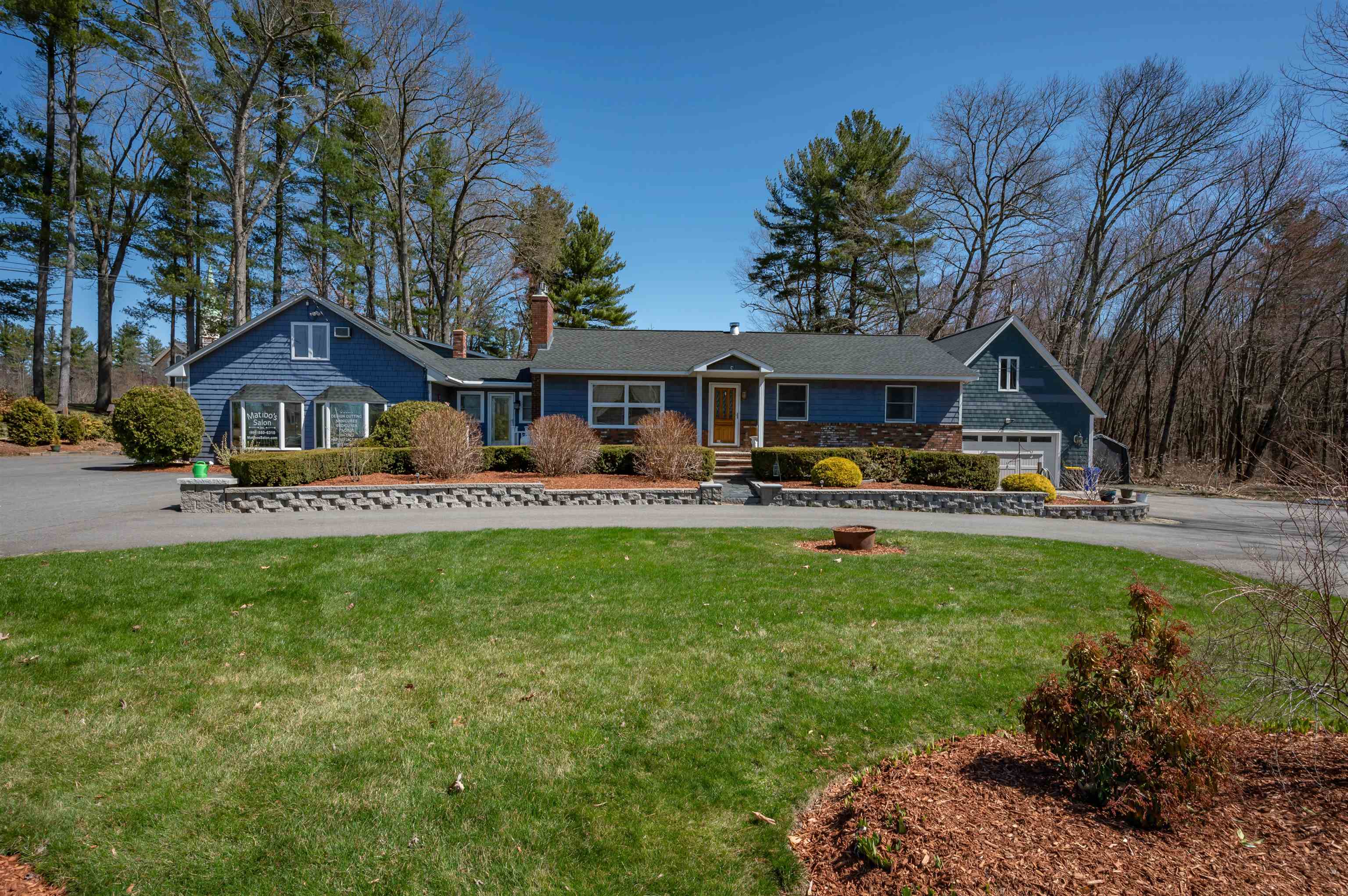 MLS 5026795: 12 DRACUT Road, Hudson NH