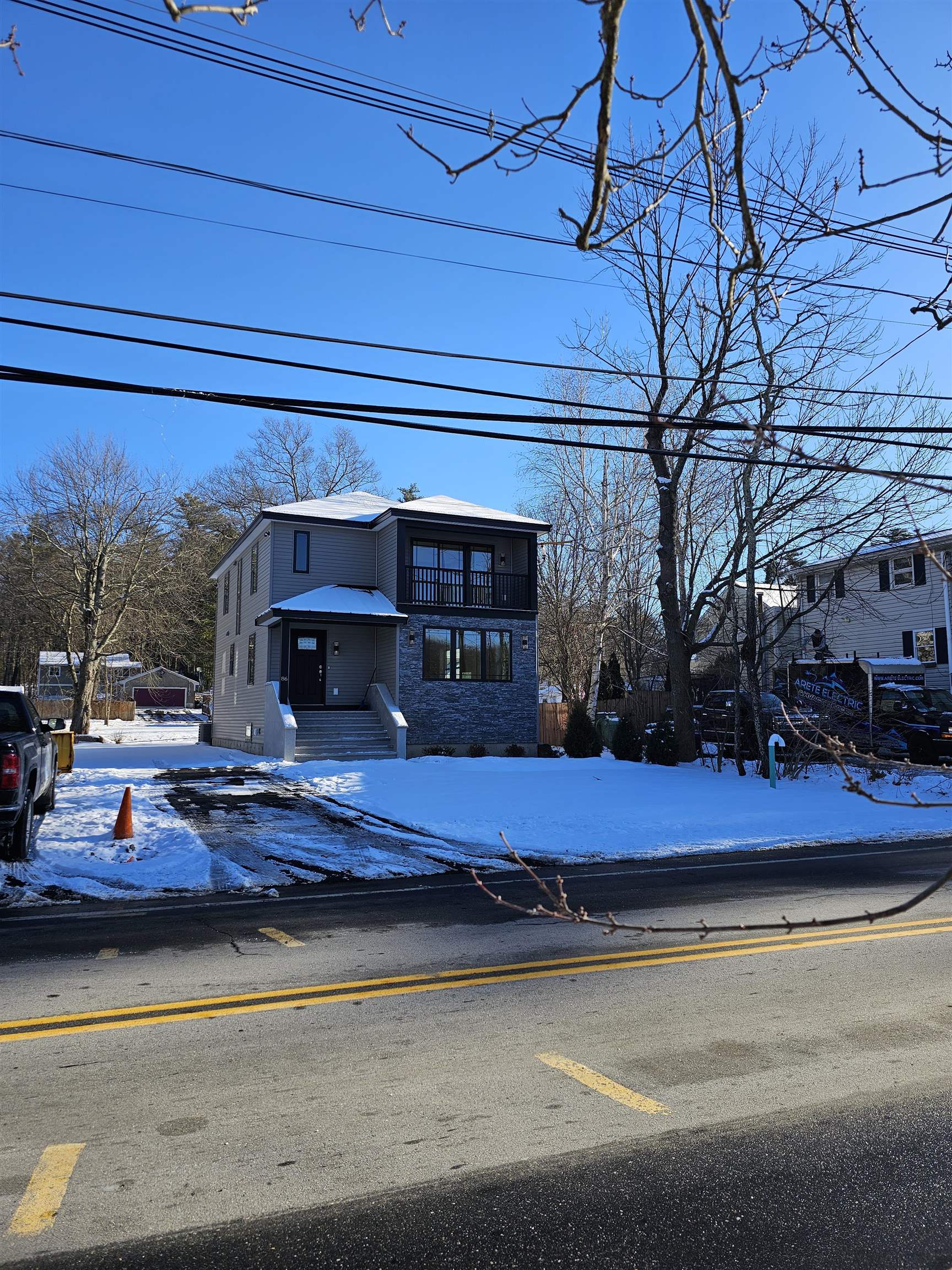 MLS 5026925: 86 Shadow Lake Road, Salem NH