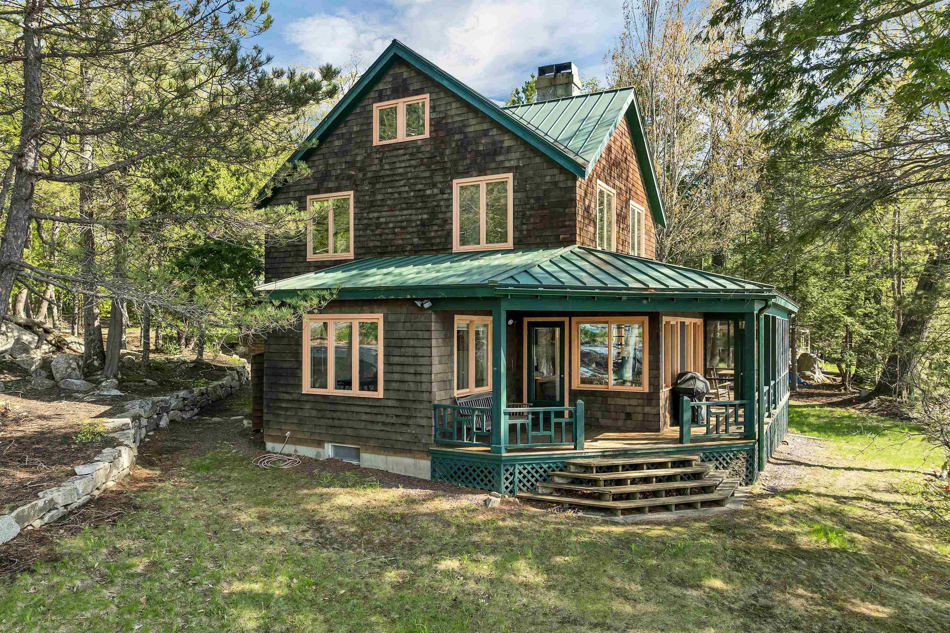 HEBRON NH Lake House for sale $$2,495,000 | $588 per sq.ft.