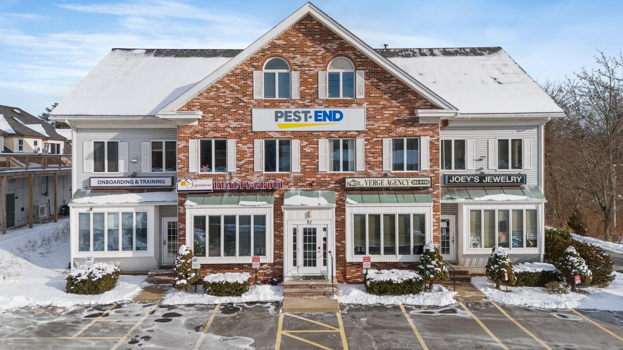MLS 5027606: 91 Plaistow Road, Plaistow NH