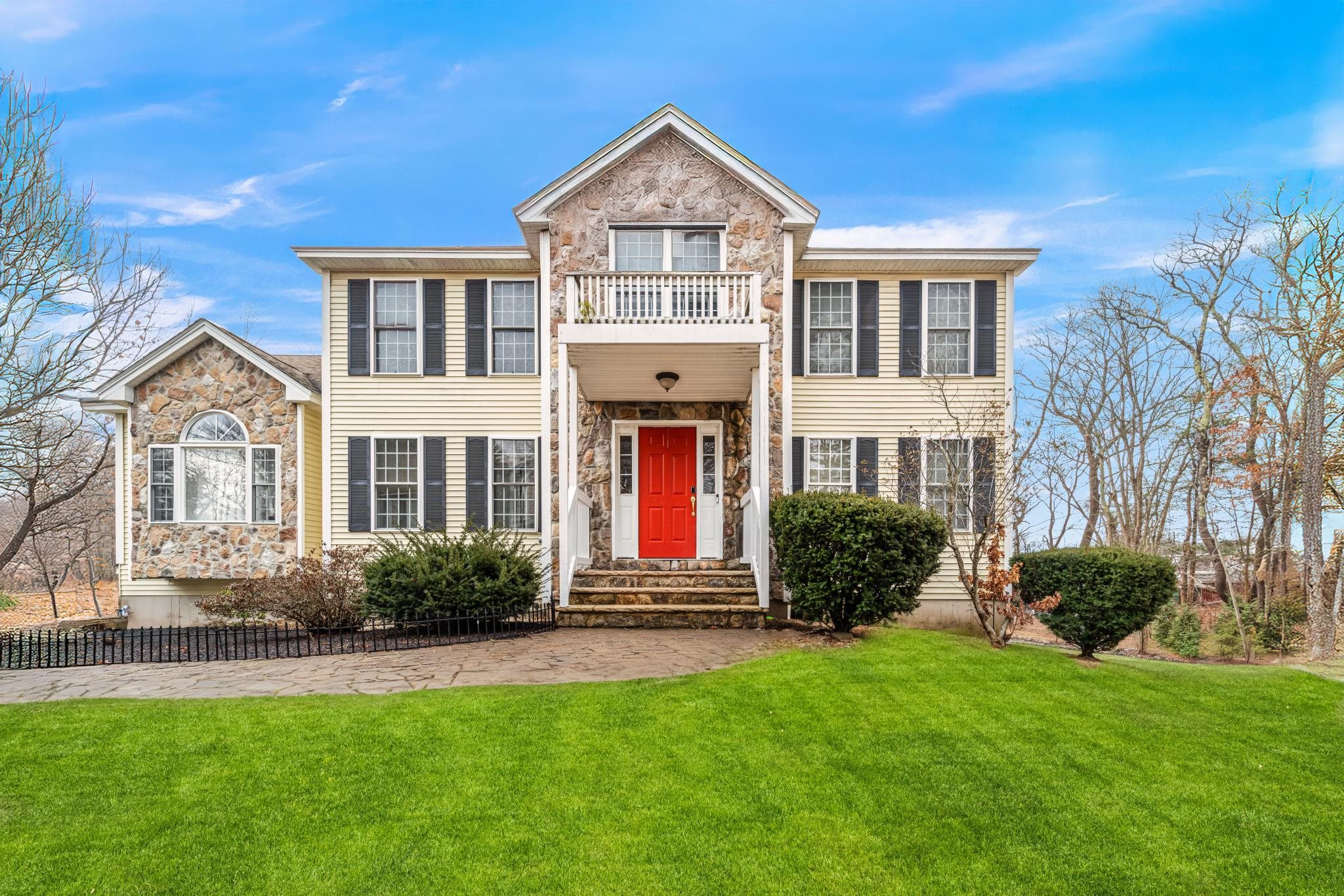 MLS 5027689: 2 Elephant Rock Road, Seabrook NH