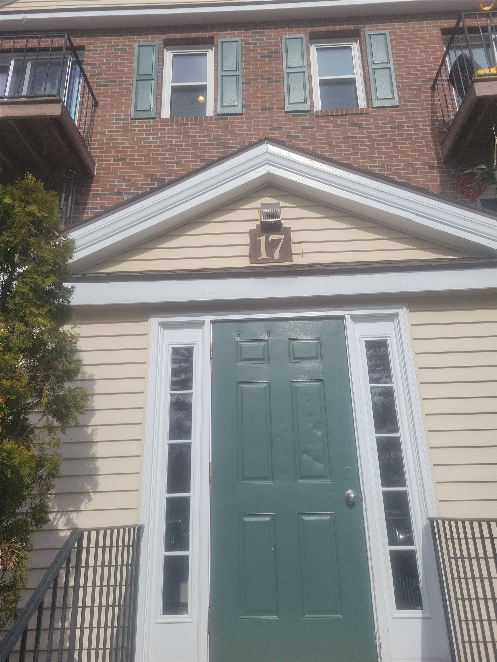 Photo 15 of 17