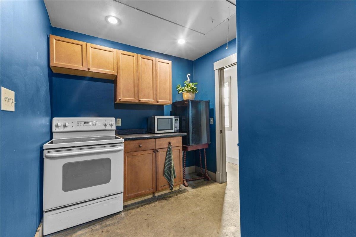 Kitchenette in the Garage