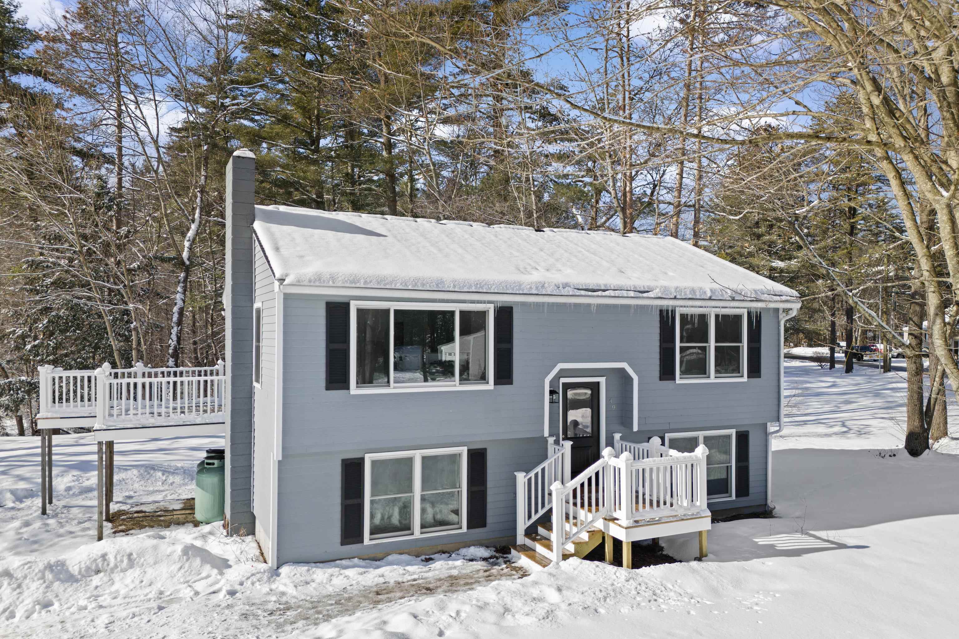 Photo of 49 Depot Road Epping NH 03025