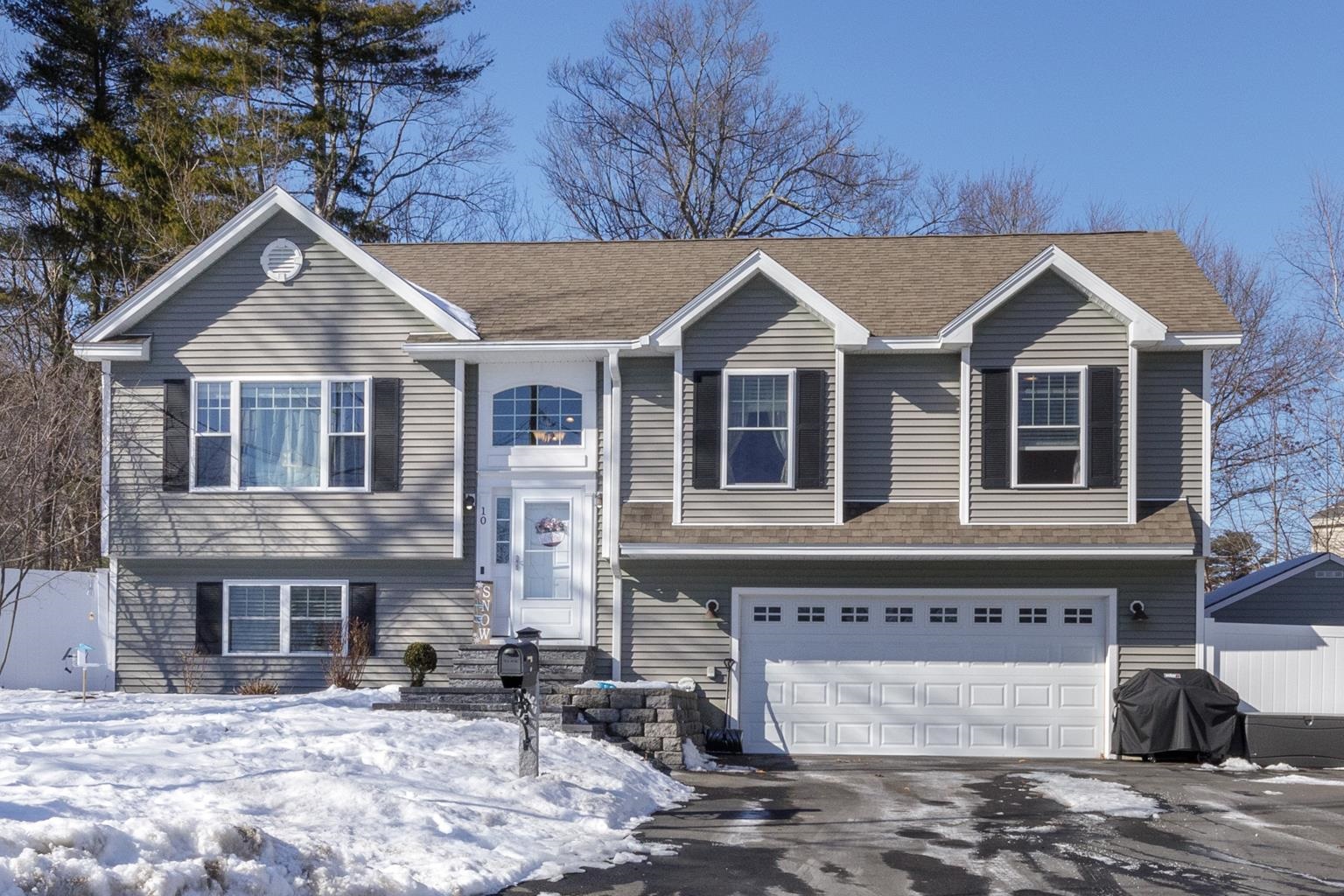 MLS 5028759: 10 Corliss Street, Salem NH