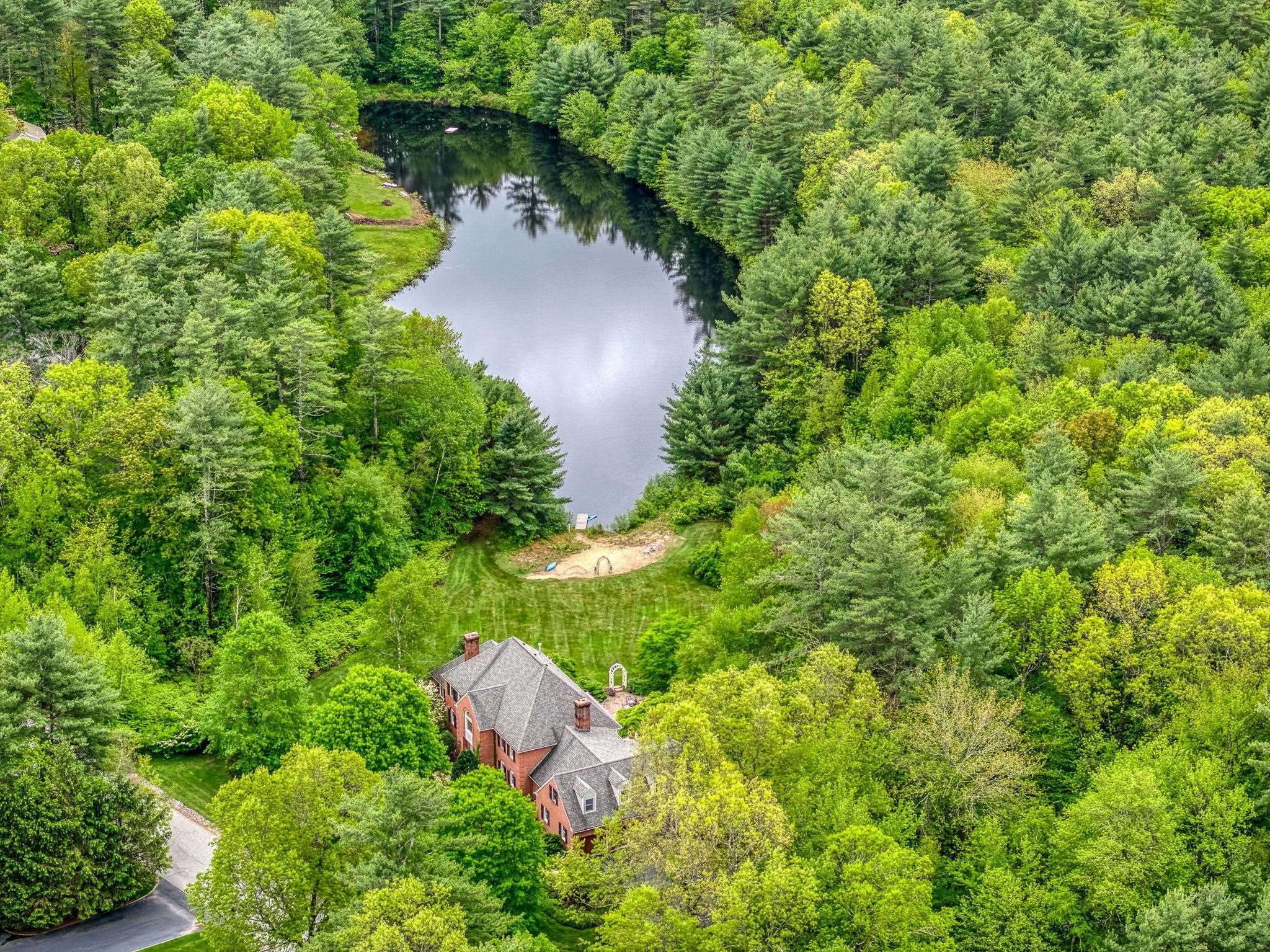 Photo of 5 Pembroke Way Bedford NH 03110