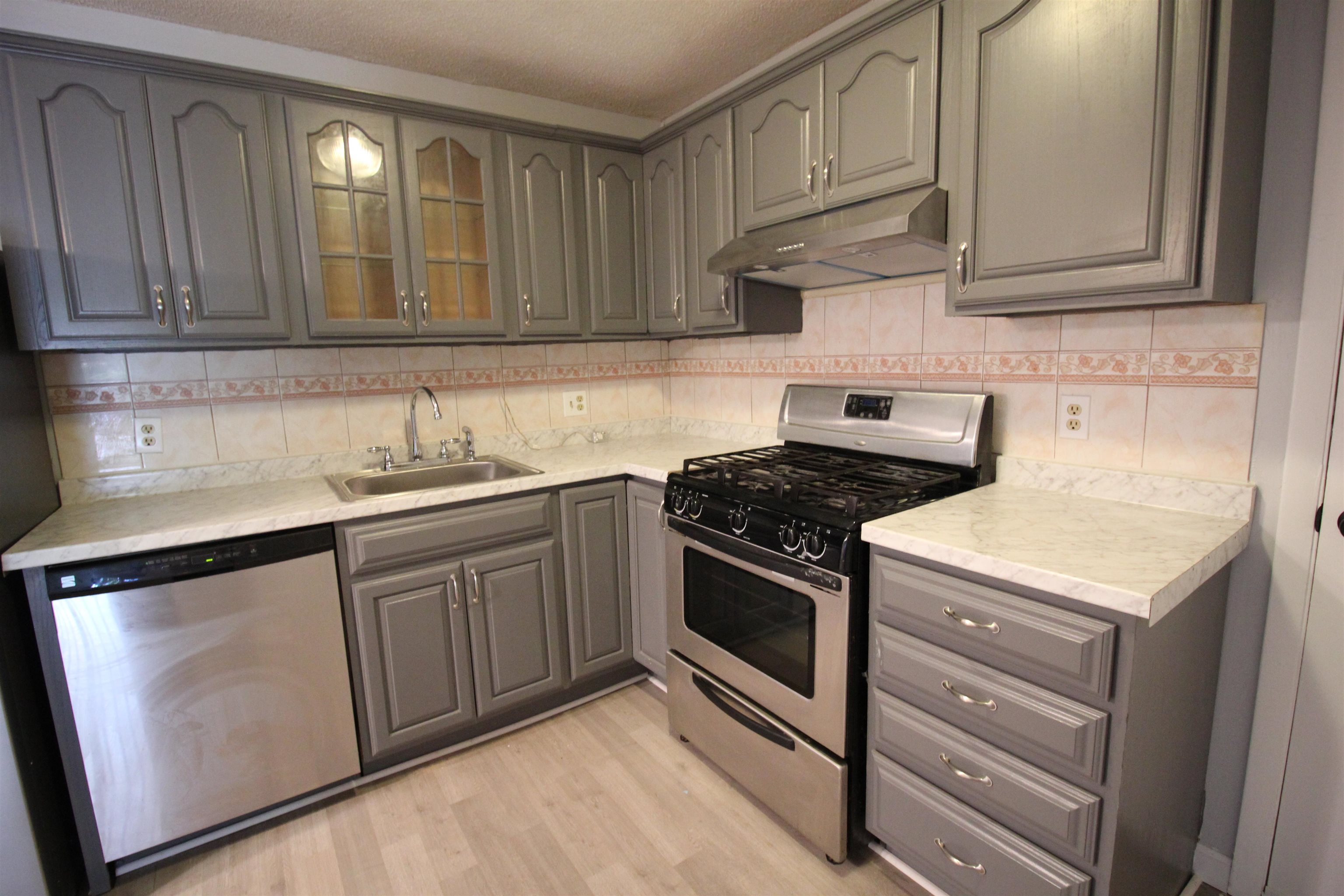 MLS 5029476: 11 Tiffany Road-Unit 5, Salem NH
