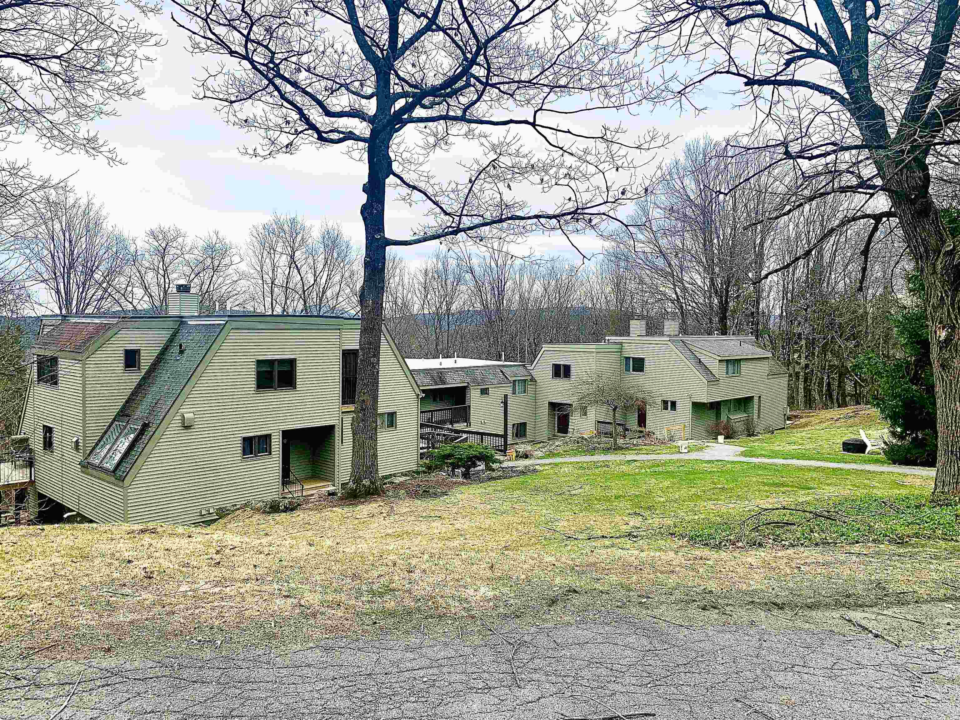 VILLAGE OF QUECHEE IN TOWN OF HARTFORD VT Condo for sale $$499,000 | $318 per sq.ft.