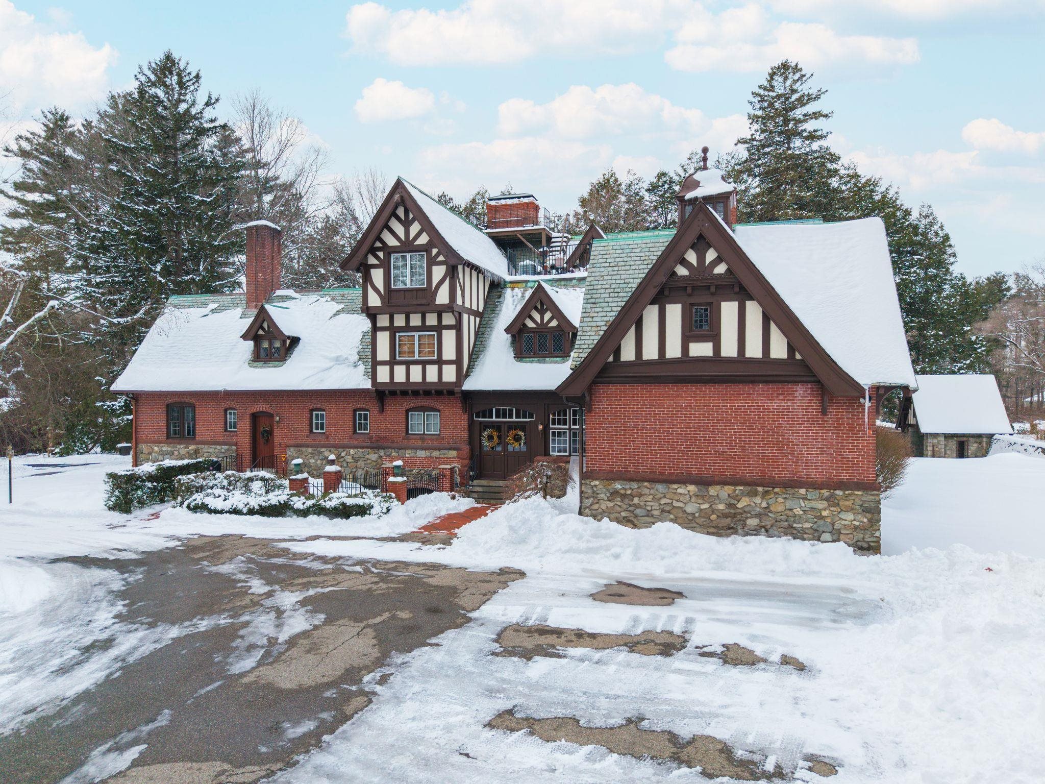 MLS 5030025: 80 Pond Street-Unit 4, Salem NH