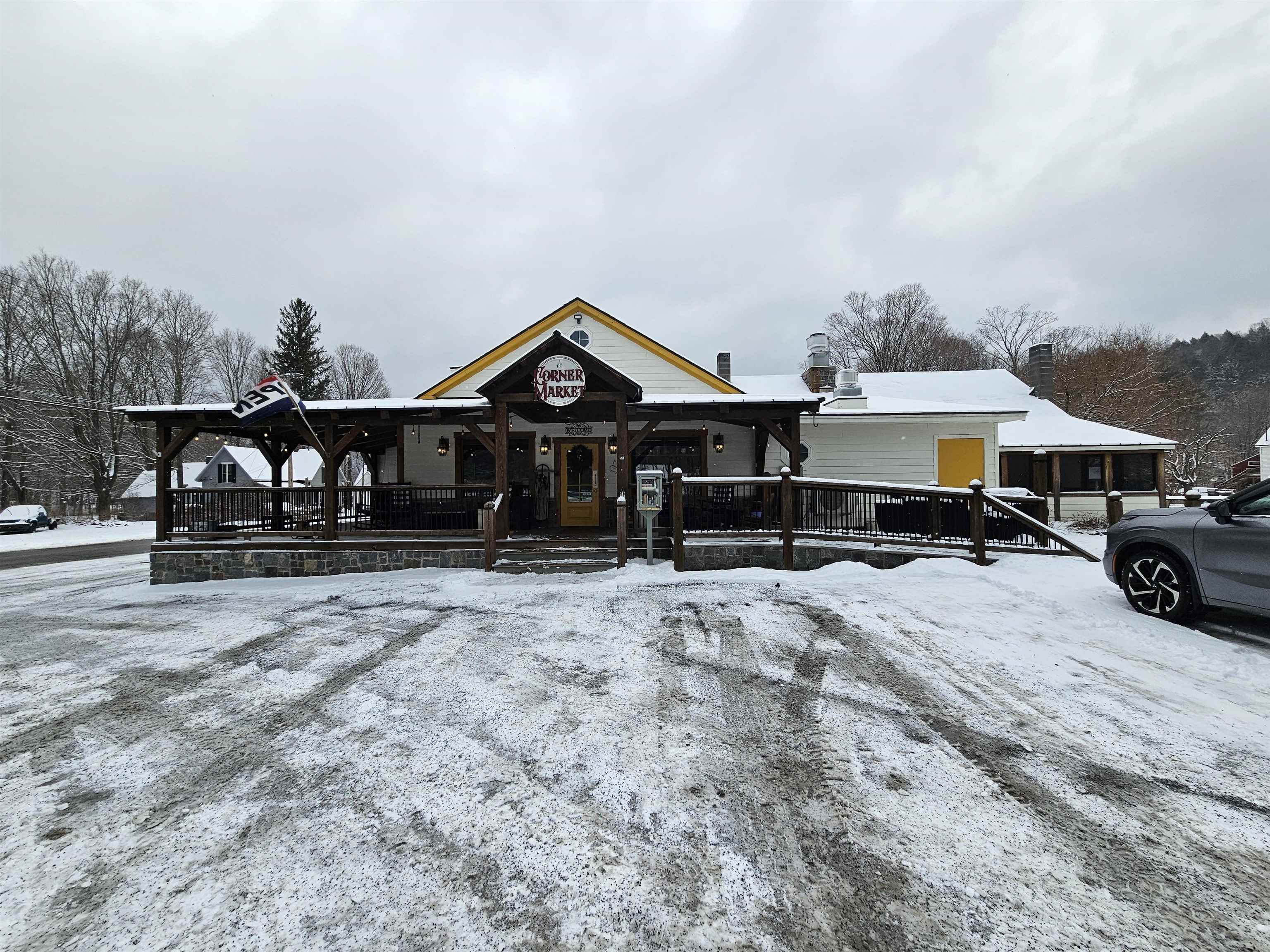 Arlington VT Commercial Property for sale $750,000 $237 per sq.ft.