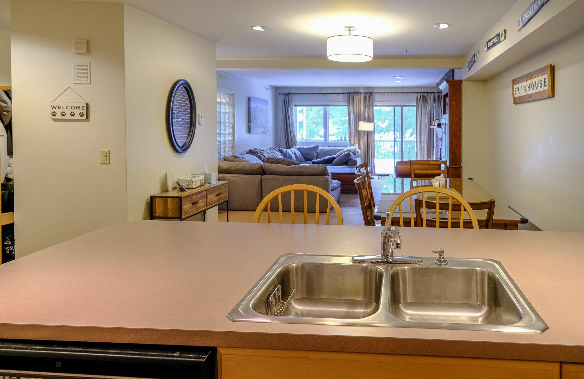 Full kitchen
