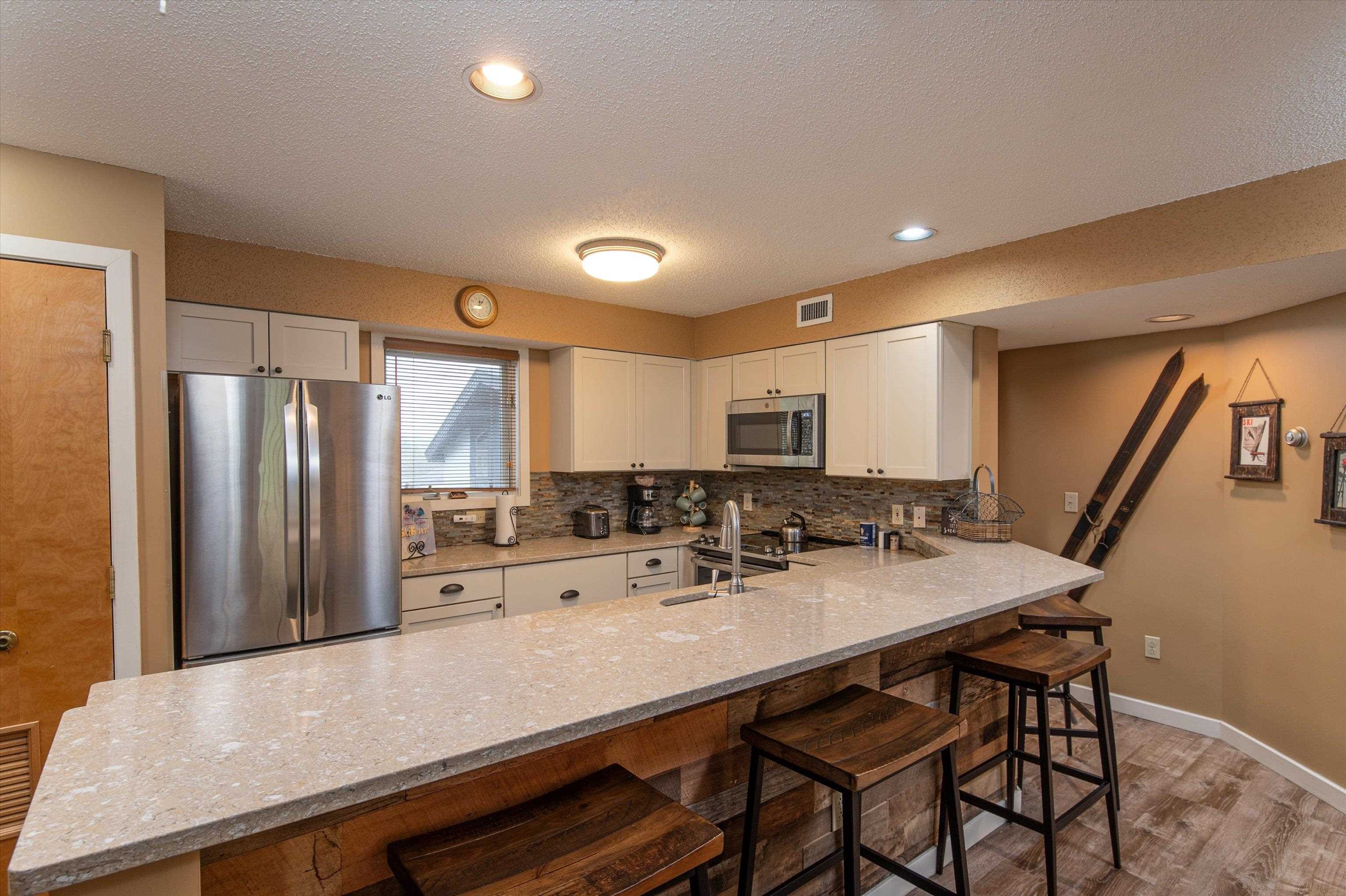 Plenty of Counter Space 23149651