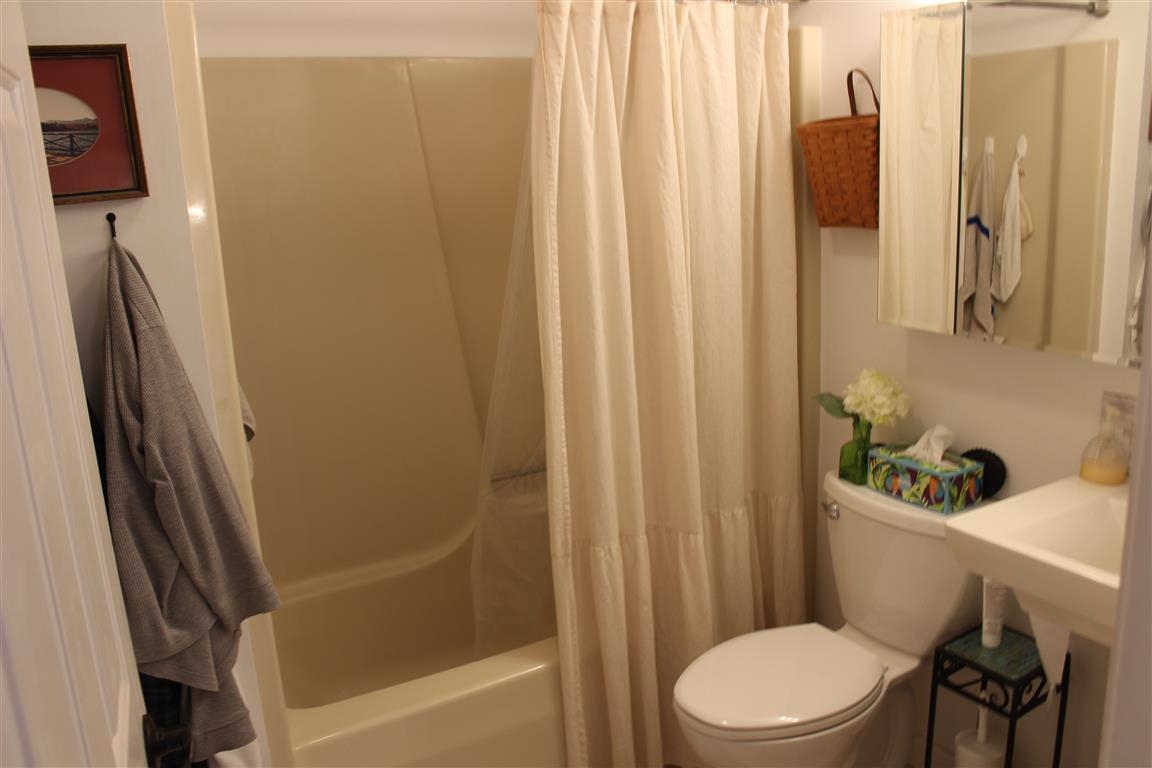 Full Bath 22785174