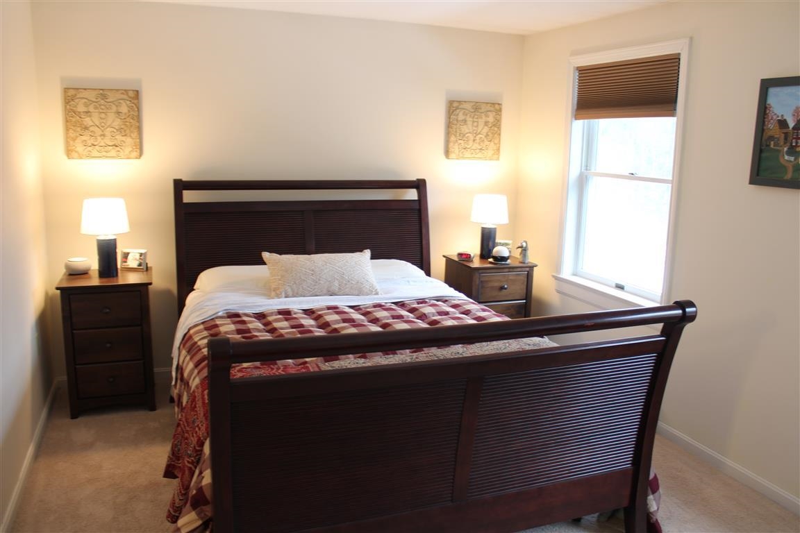 Bedroom 22785172