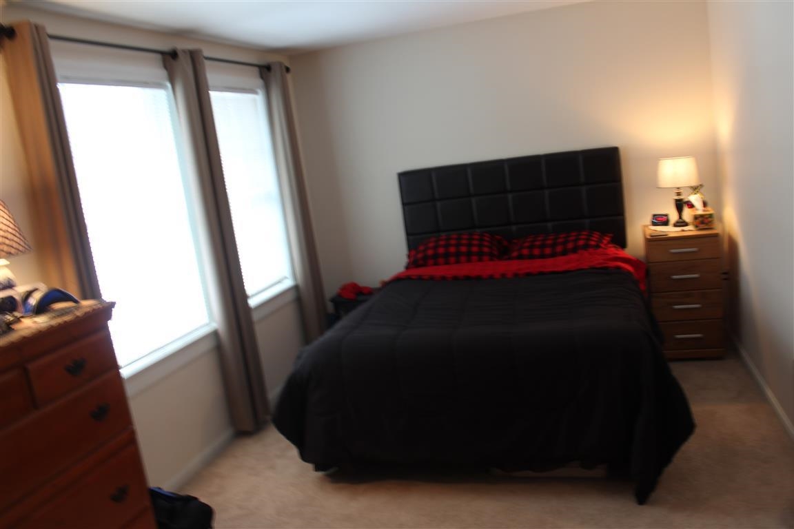 Bedroom 22785175