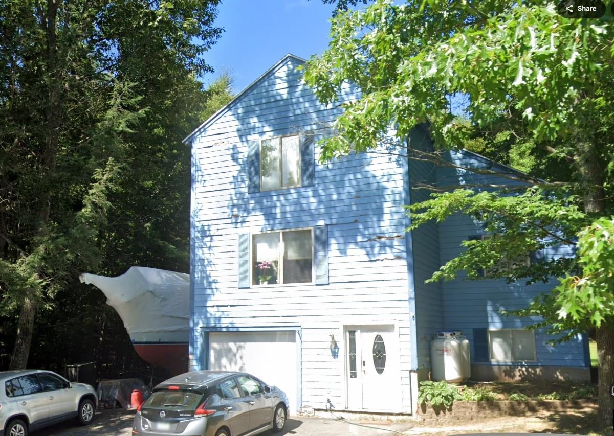 MLS 5030942: 8 Eastfield Loop, Sandown NH