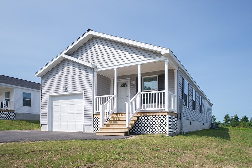 MLS 5031476: 7 Sharon Way-Unit 43, Fremont NH