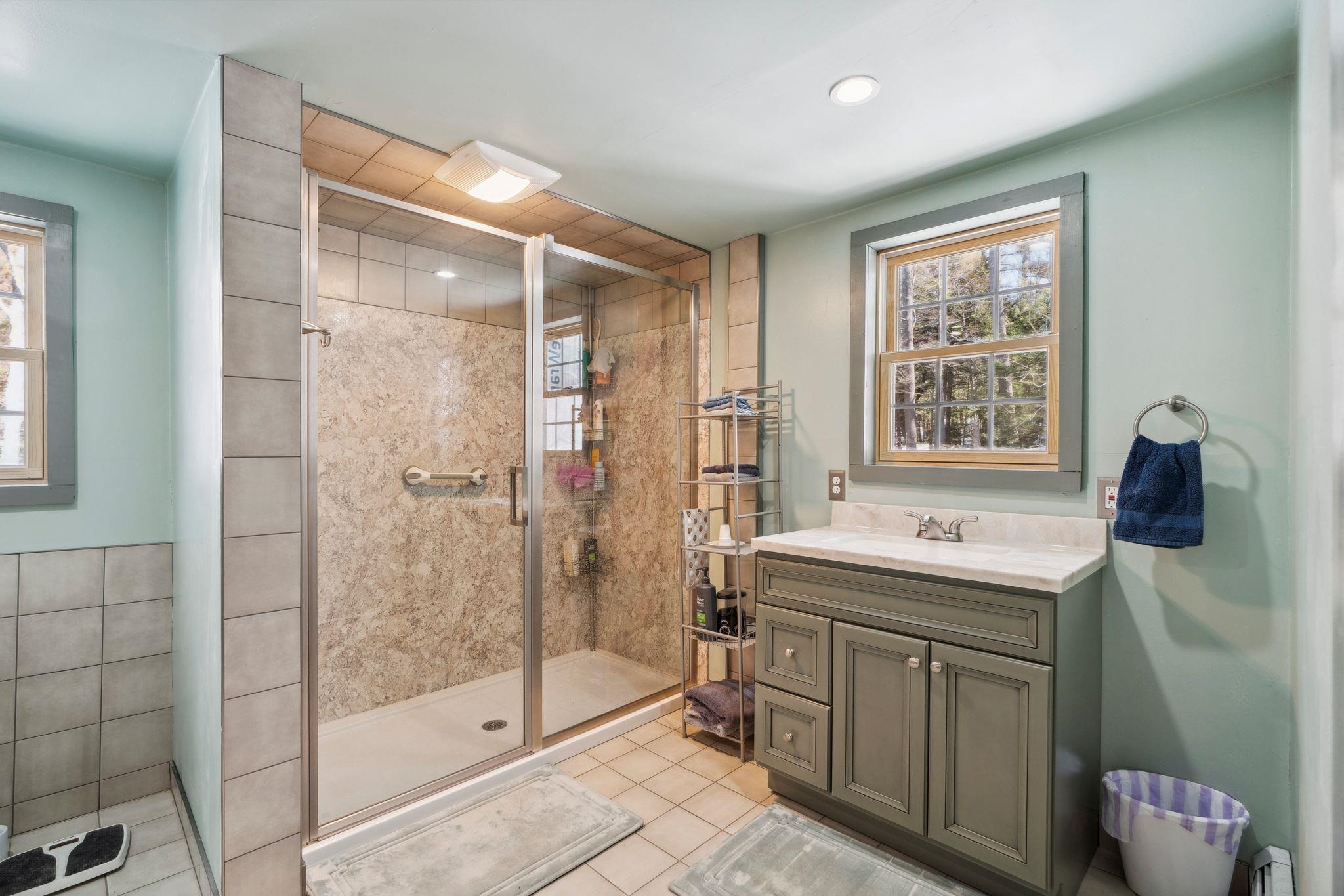 Brand new bathroom 22814764