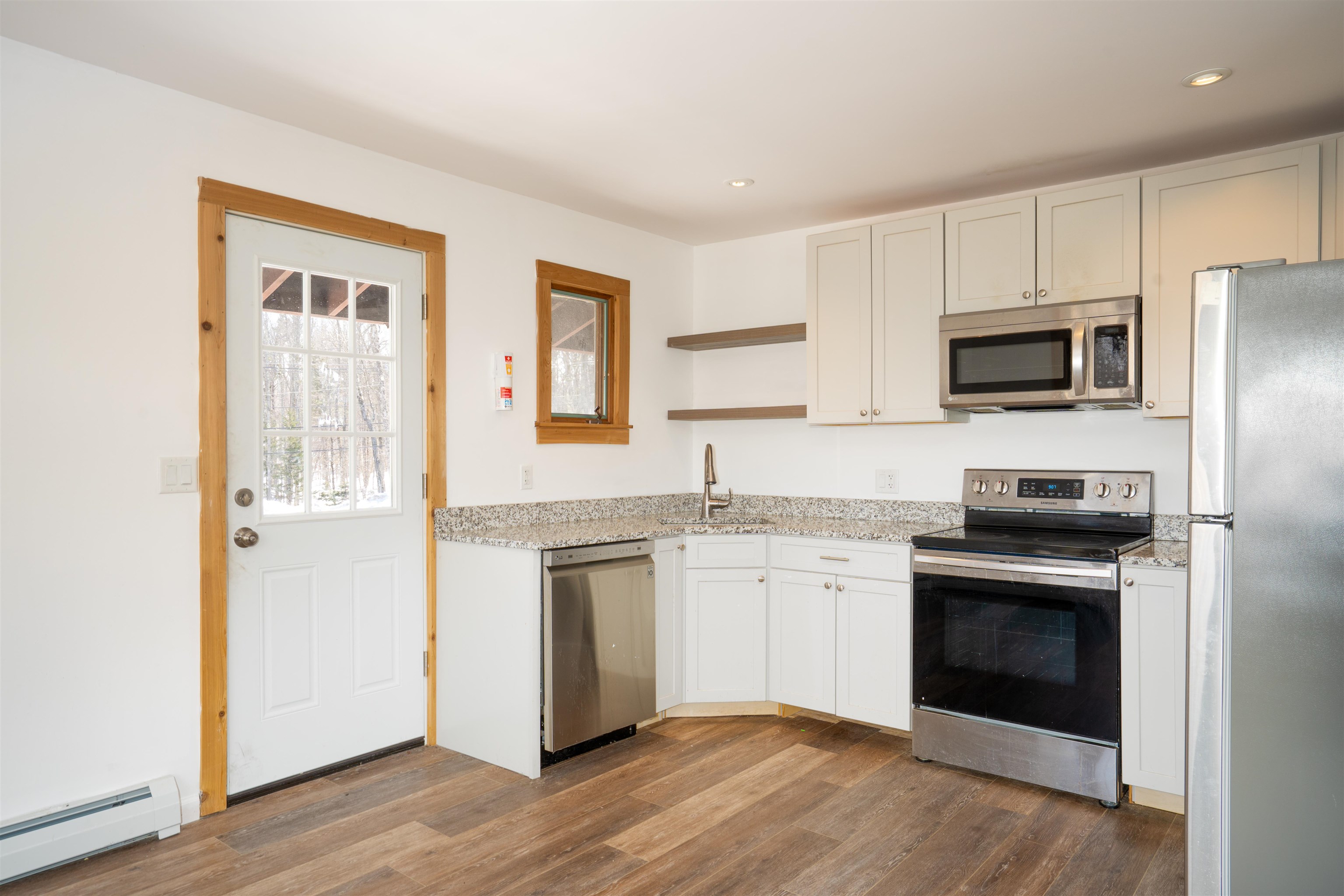 Unit 2 Entrance to Kitchen 22812292