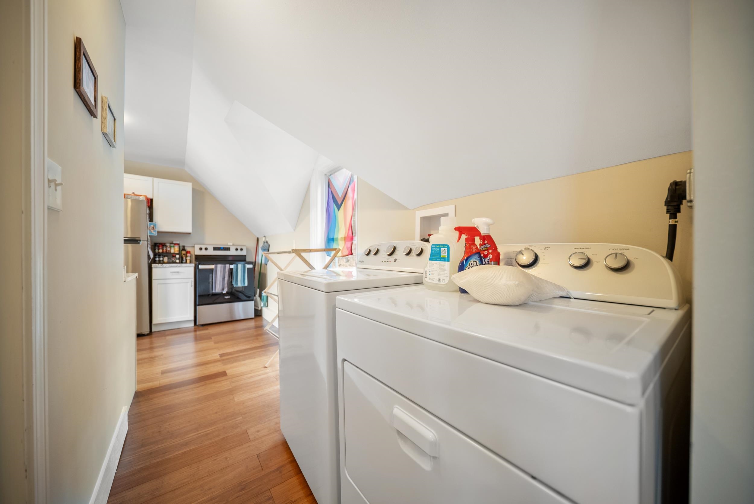 2 floor laundry in unit