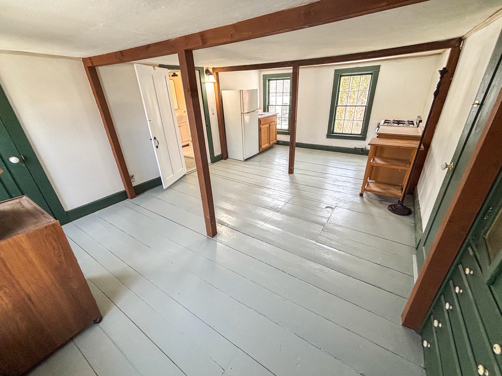 Second Floor Suite / Additional Living area